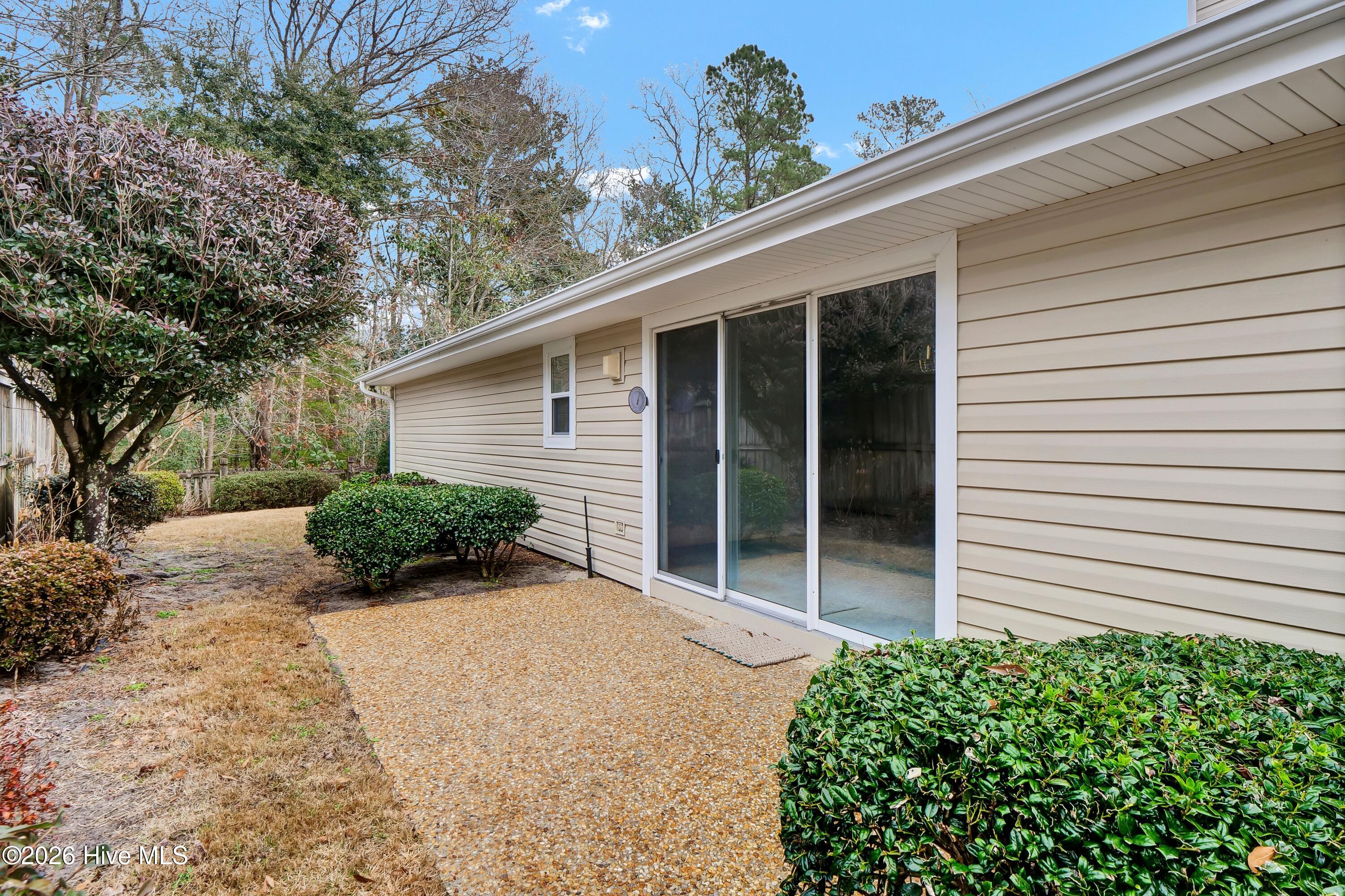 100554854 | Photo 23