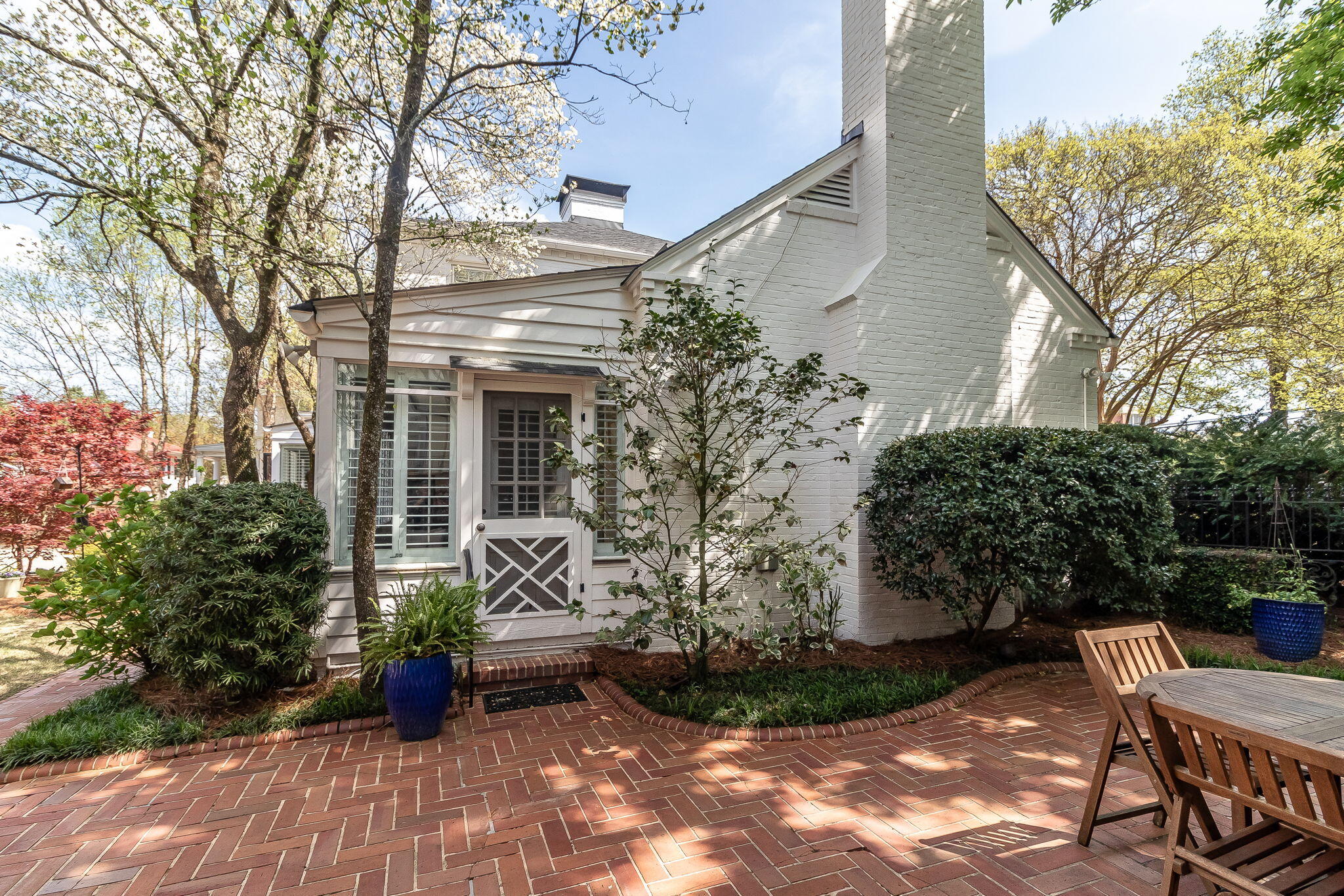 64-web-or-mls-2421 WALTON WAY ©-4241