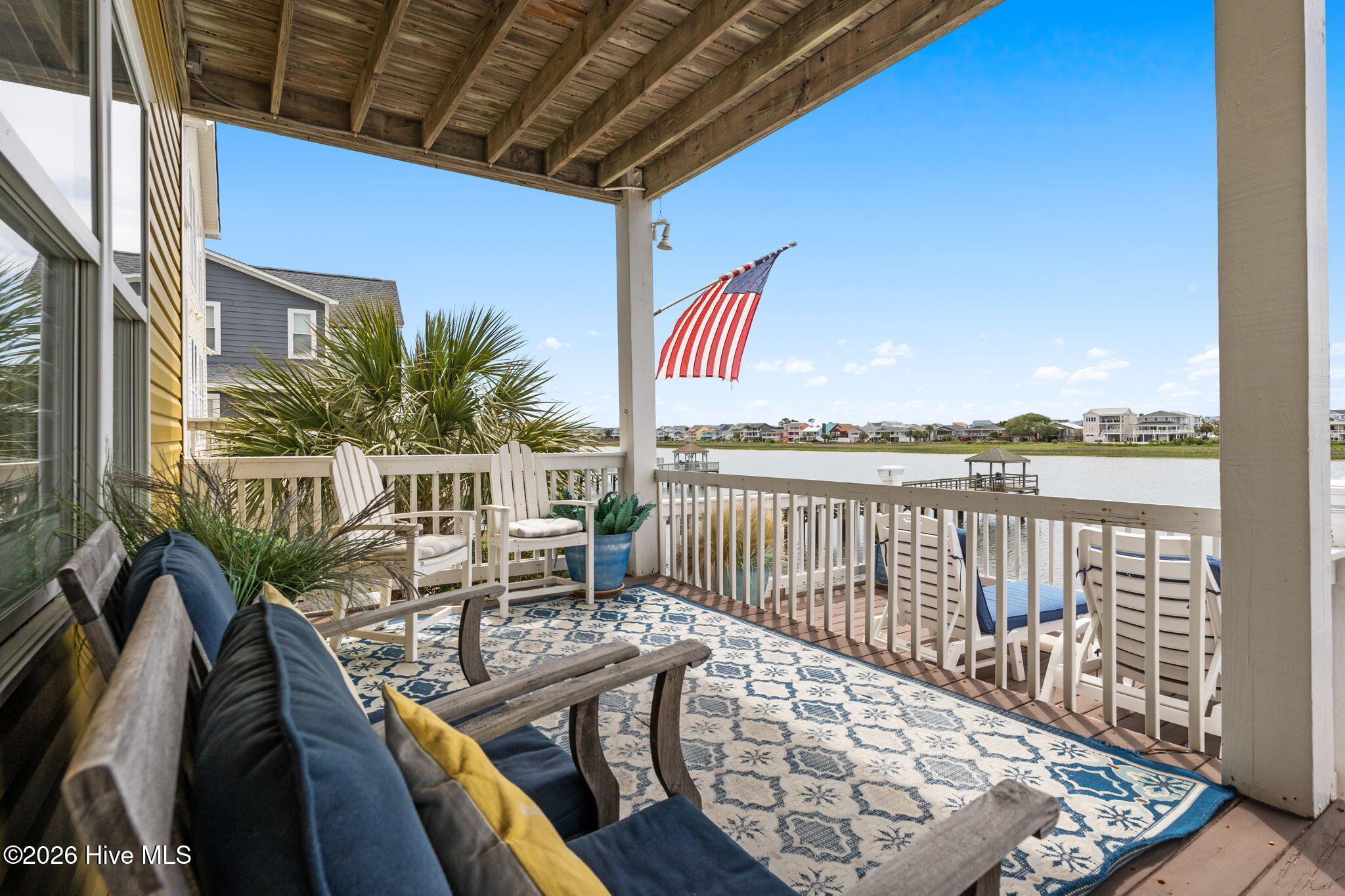 100570592 | Photo 44