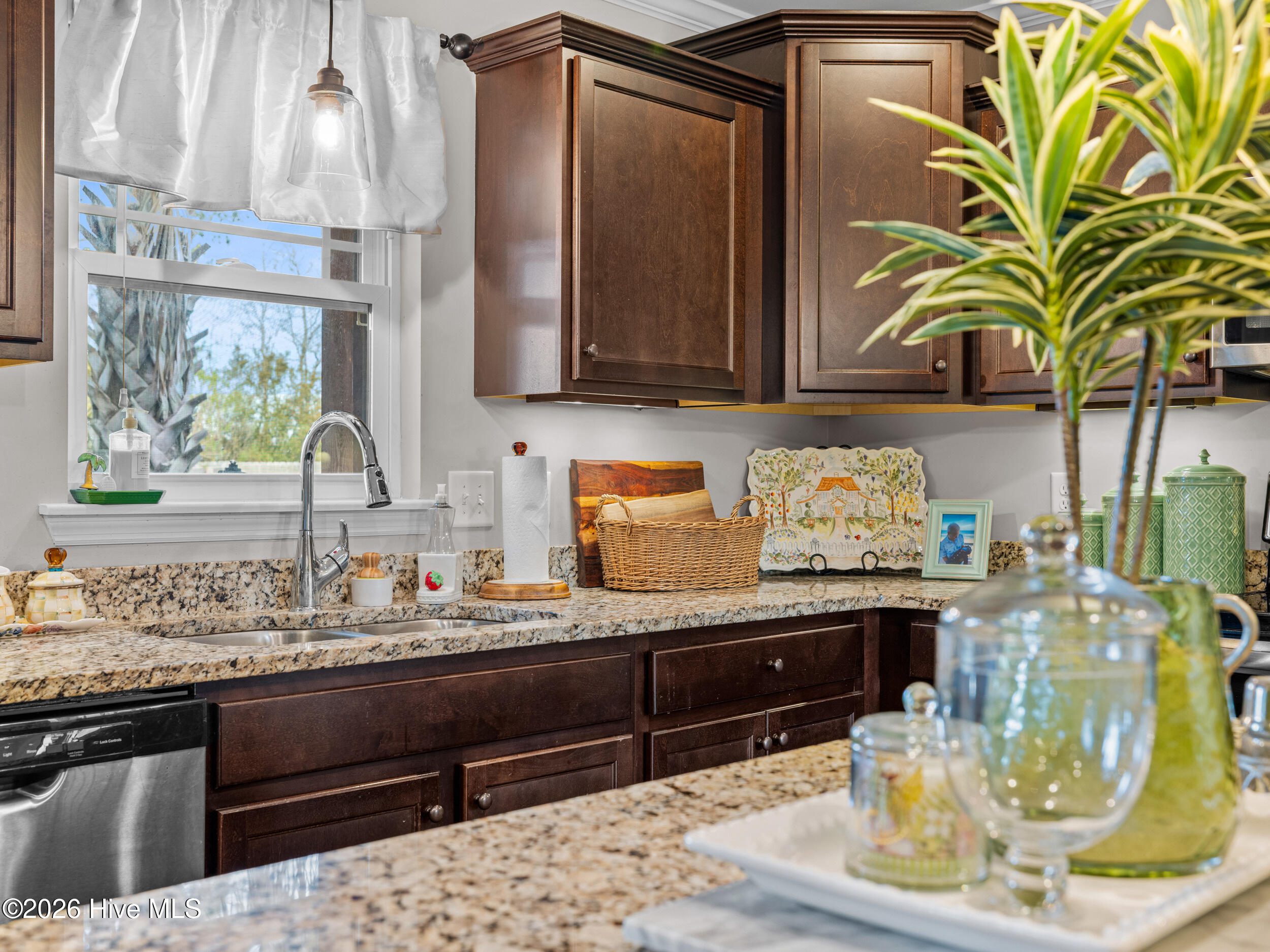 100559159 | Photo 22