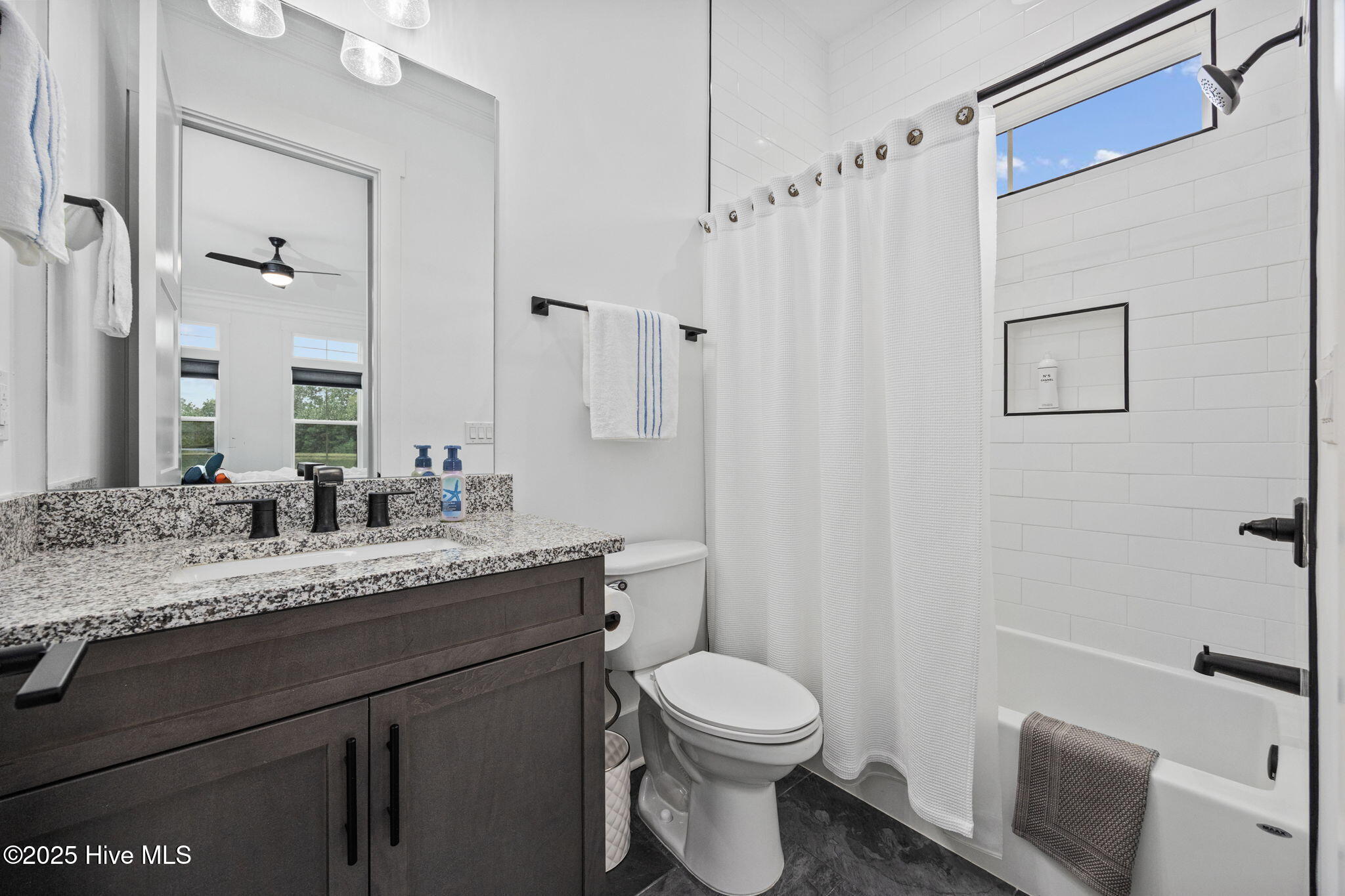 100523904 | Photo 28