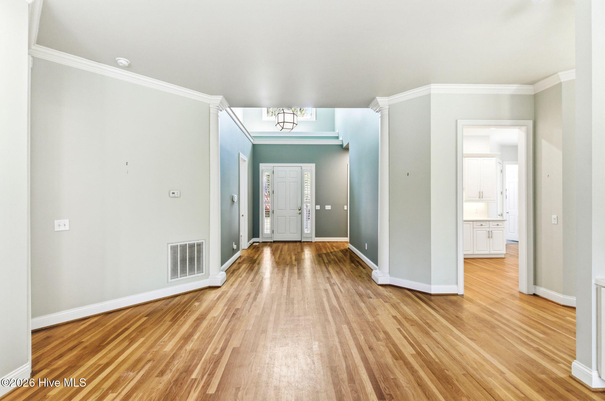 100567139 | Photo 42