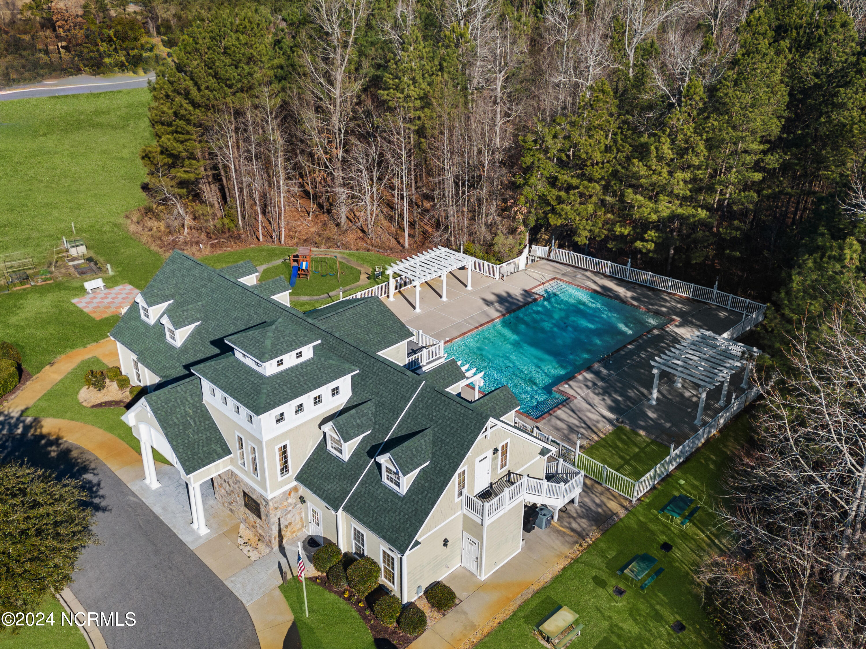 Homes for sale in Elizabeth City, NC | 4001 Adams Creek Rd, Elizabeth City, NC 27909 | MLS# 100579524