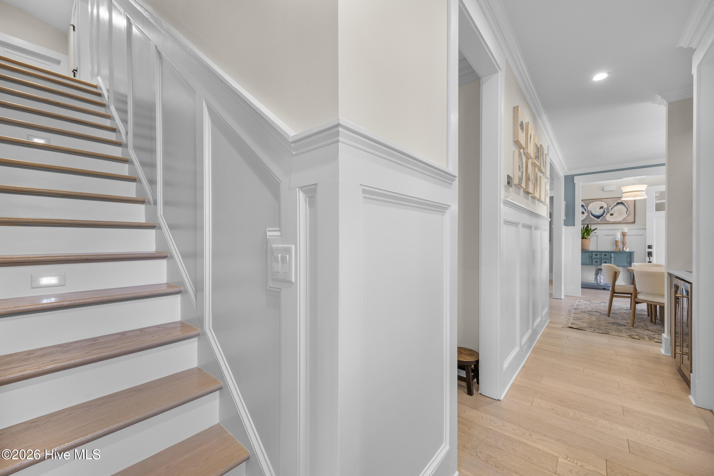 100527990 | Photo 41