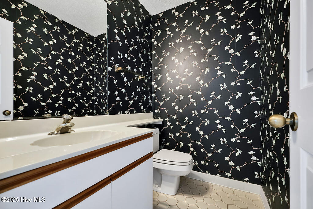 100532776 | Photo 24