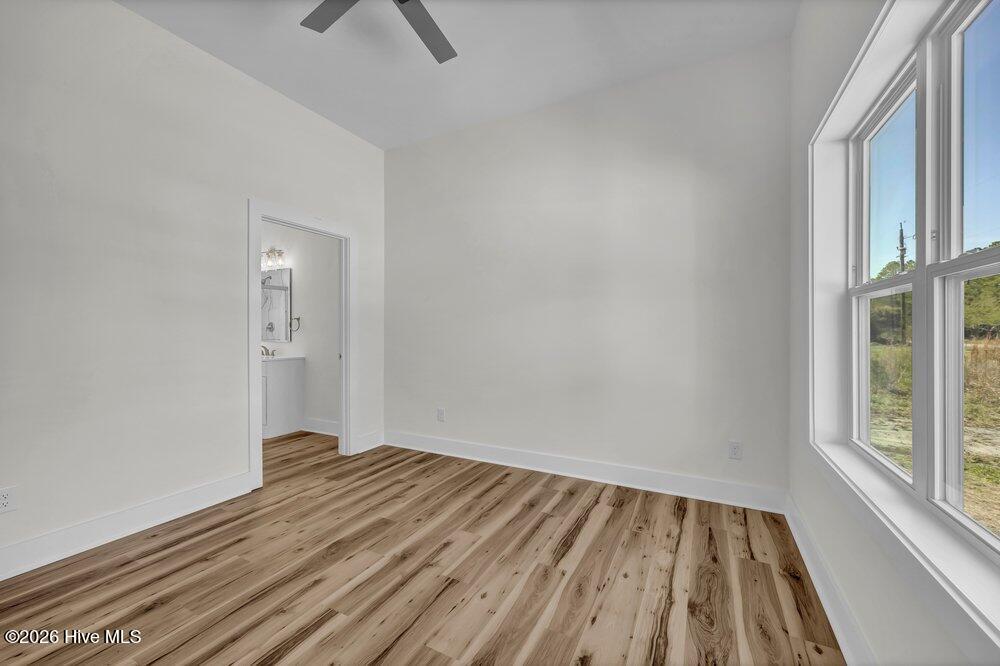 100561234 | Photo 14