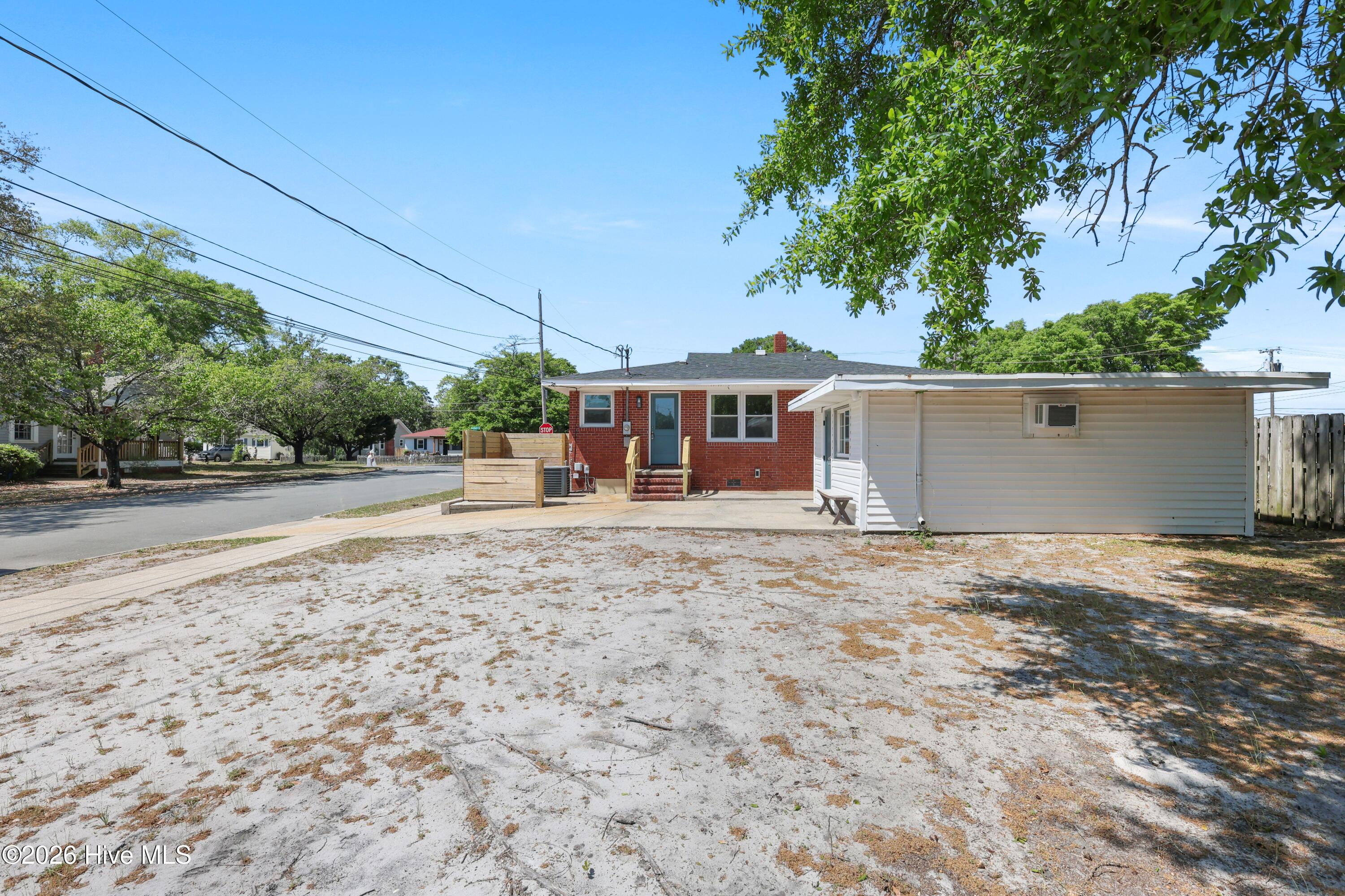 100567832 | Photo 32