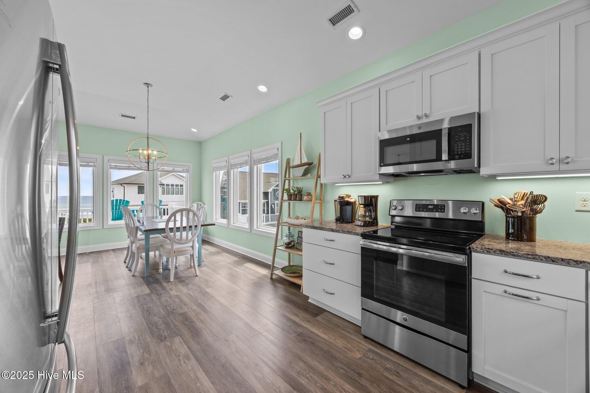 100547426 | Photo 27