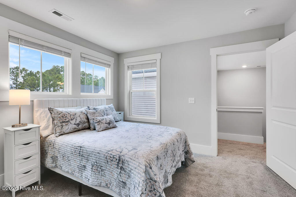 100549717 | Photo 20