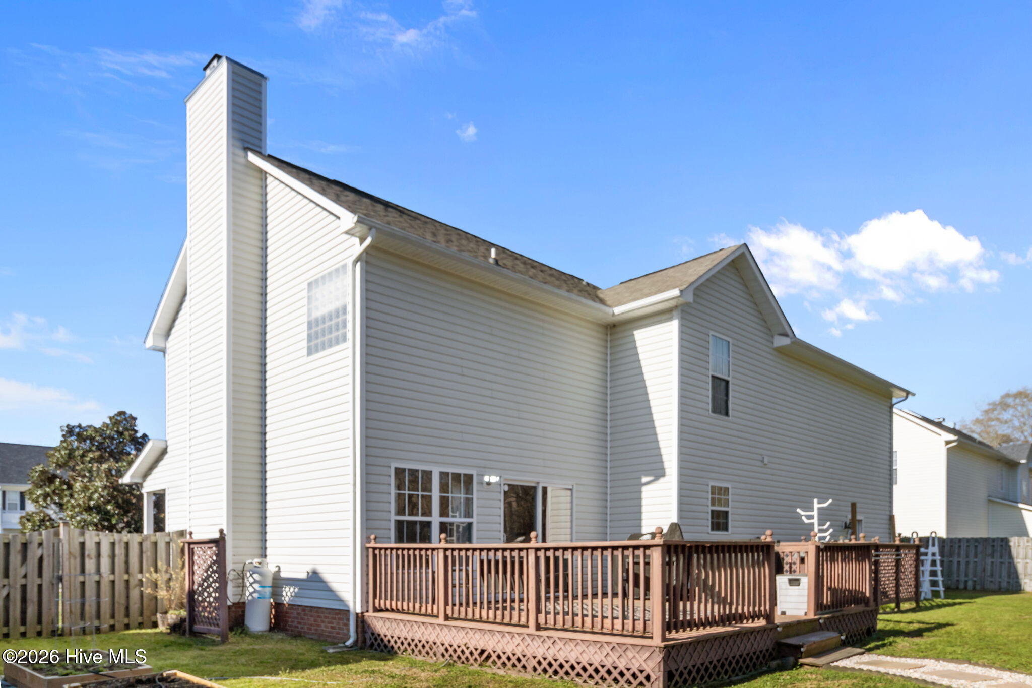 100561943 | Photo 53