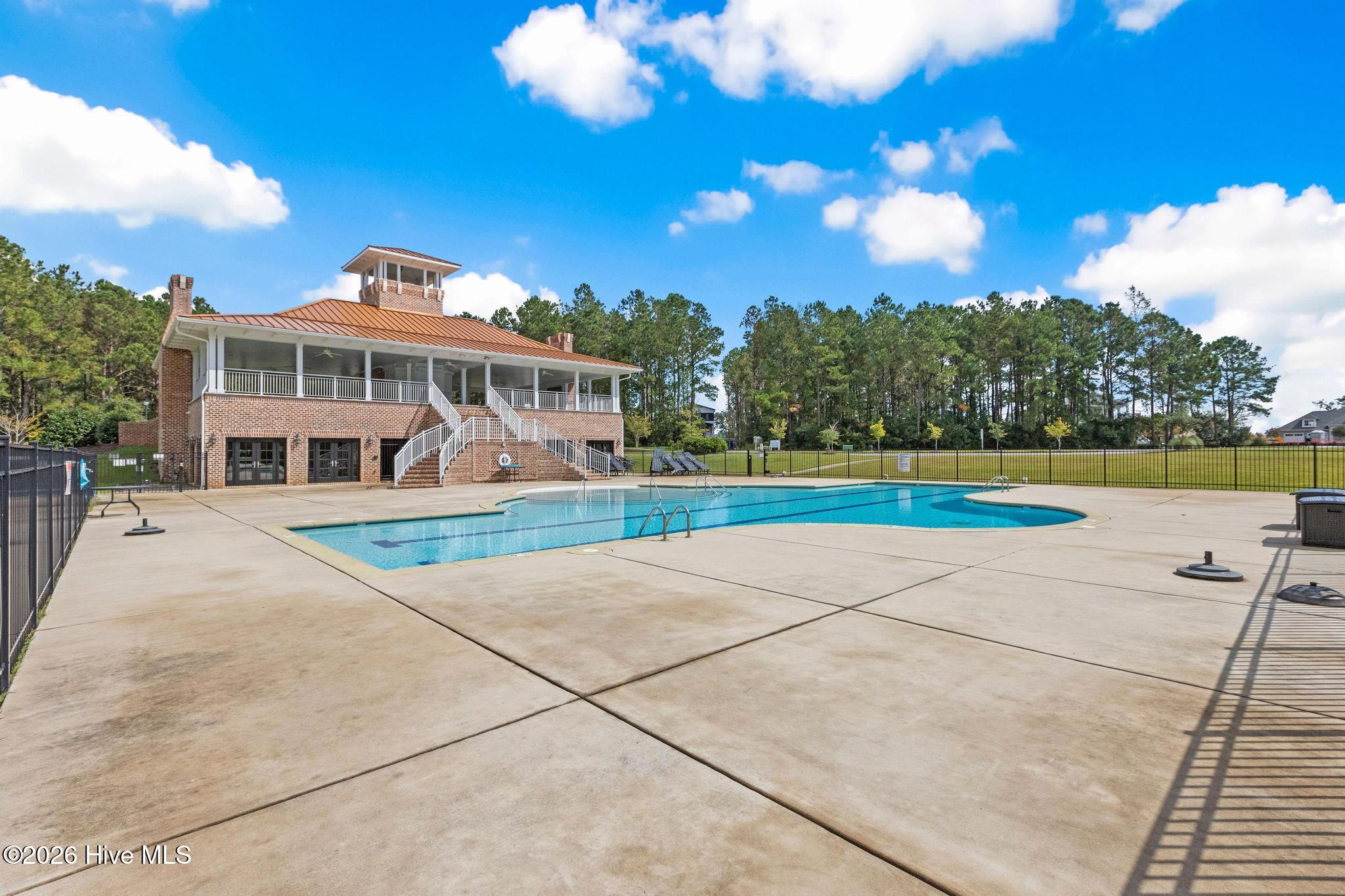 100555770 | Photo 57