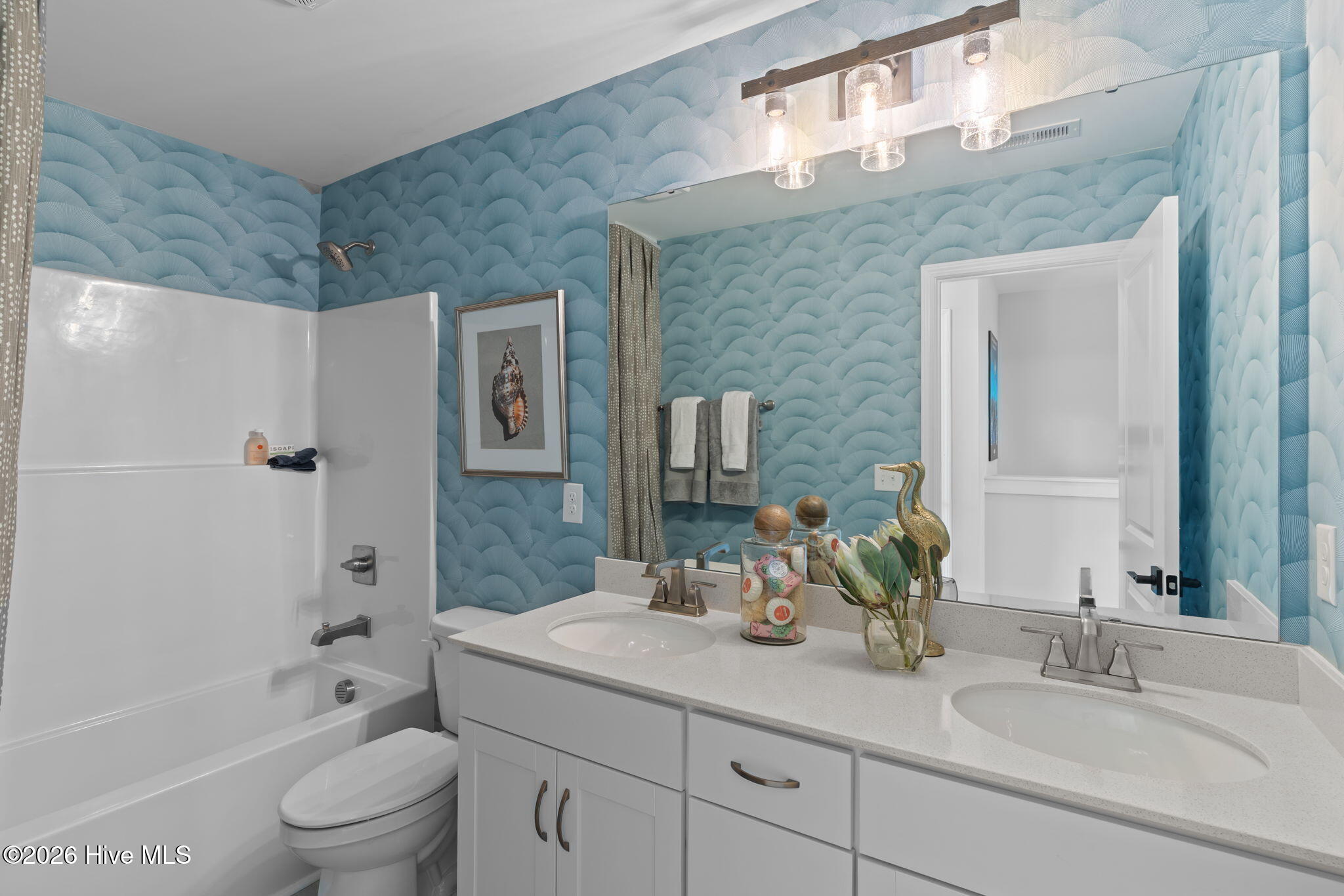 100516667 | Photo 42