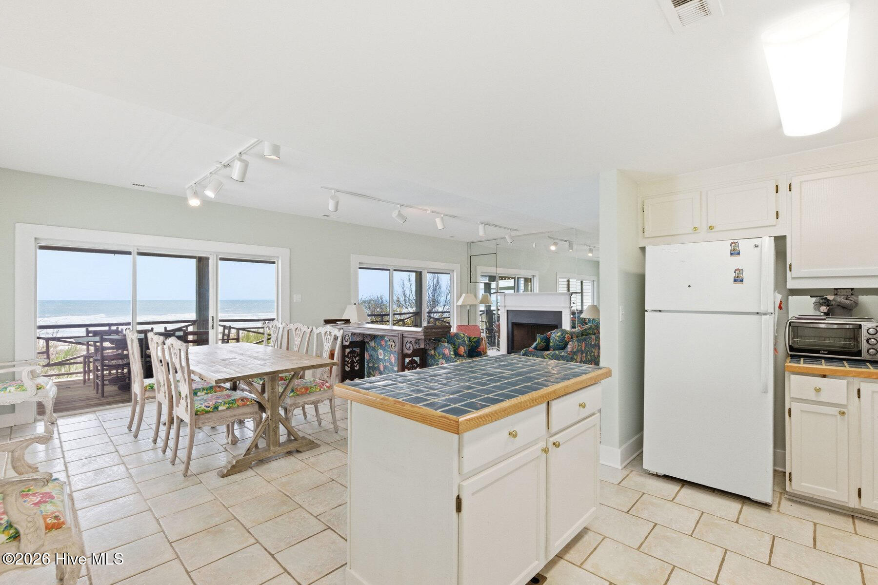 100566391 | Photo 14