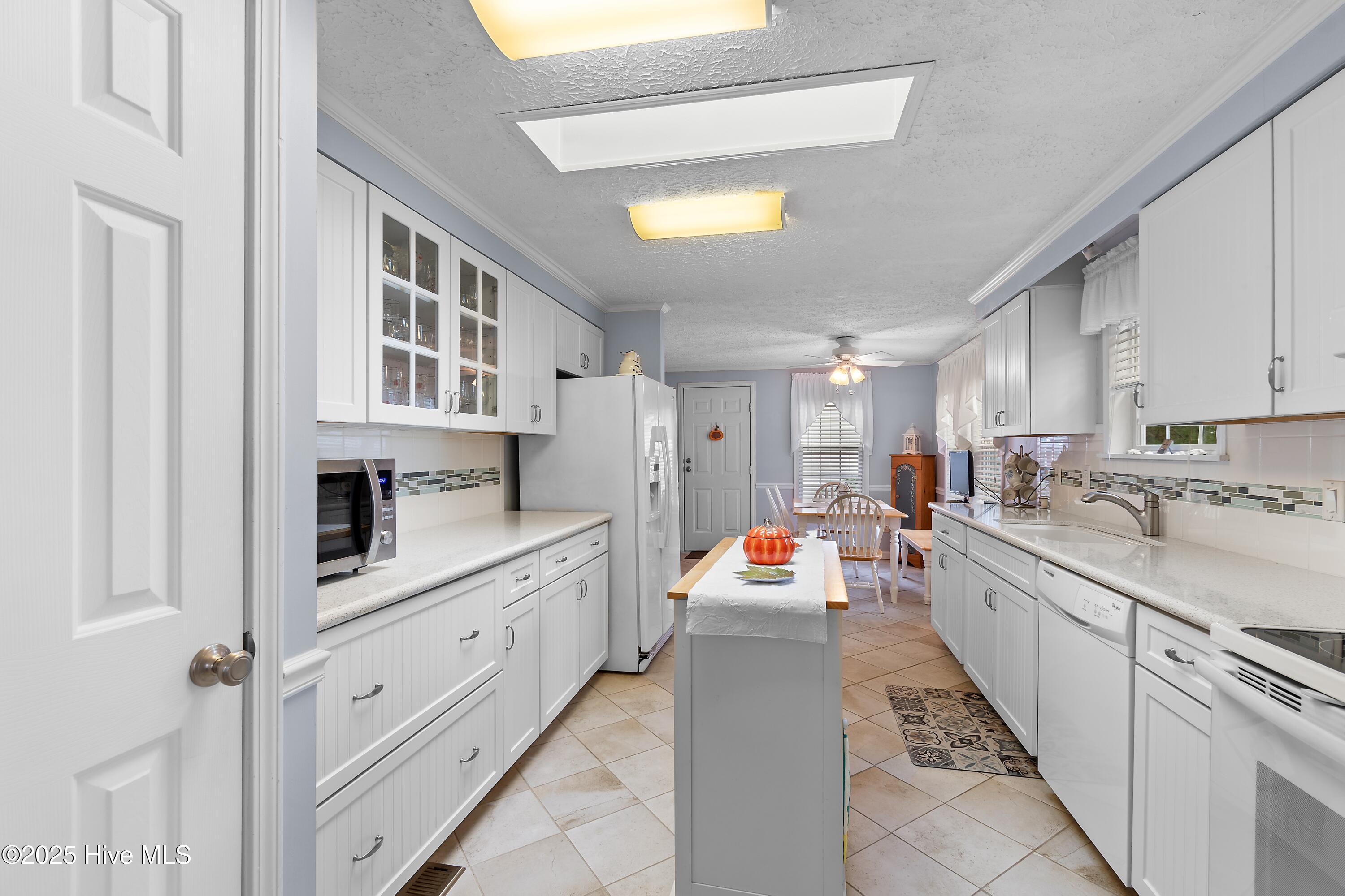 100537026 | Photo 11