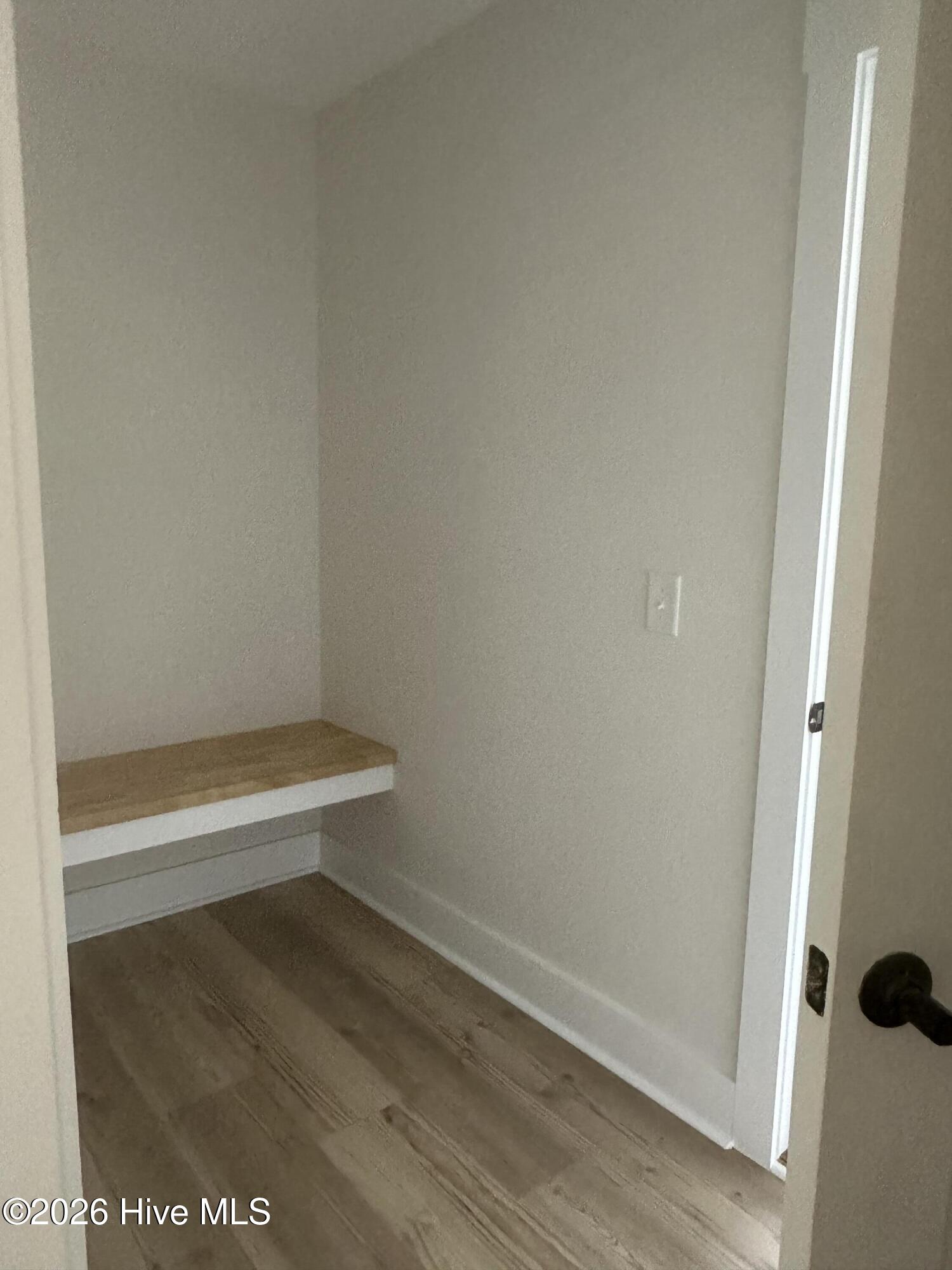 100561346 | Photo 17