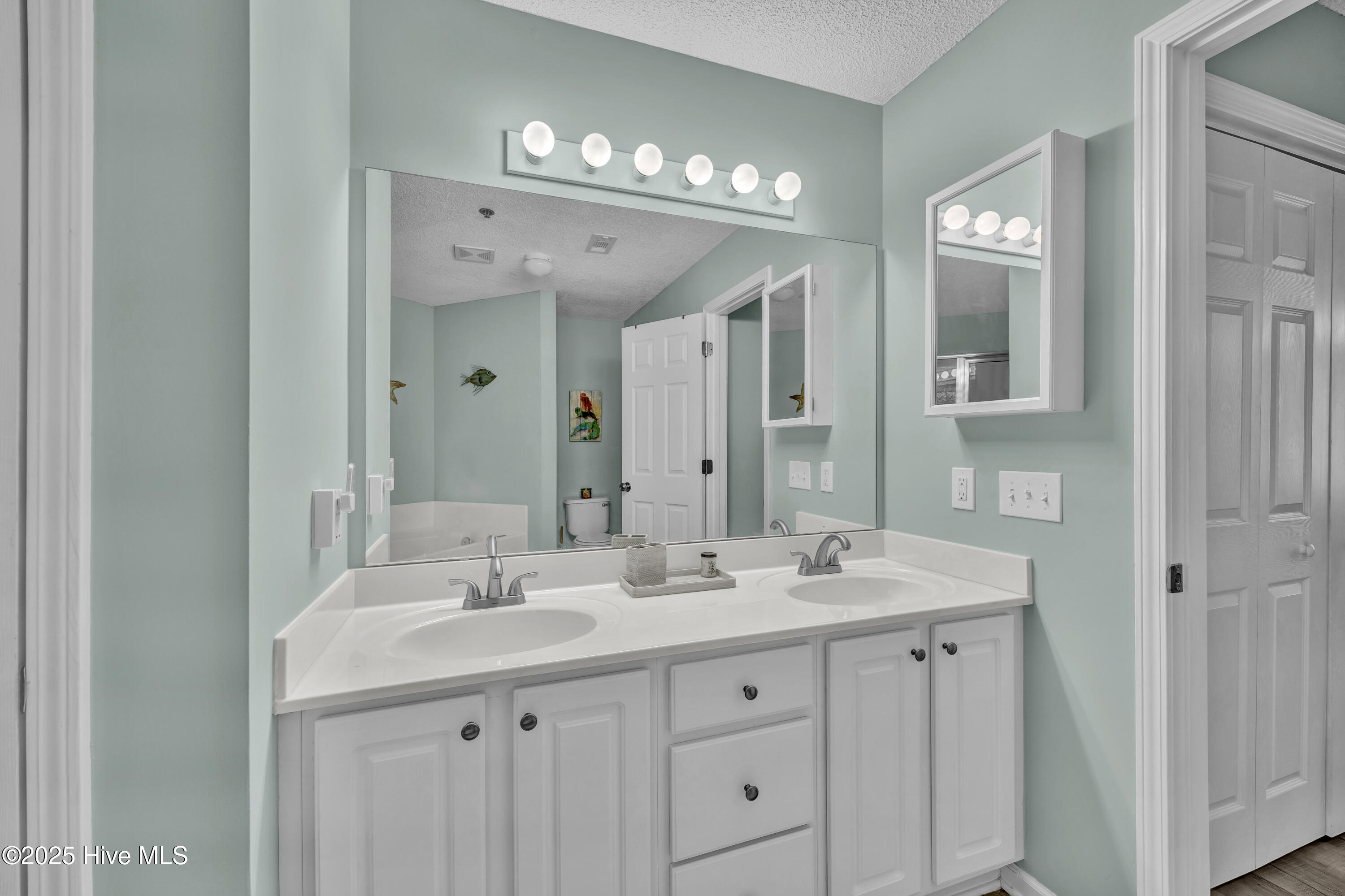 100539920 | Photo 11