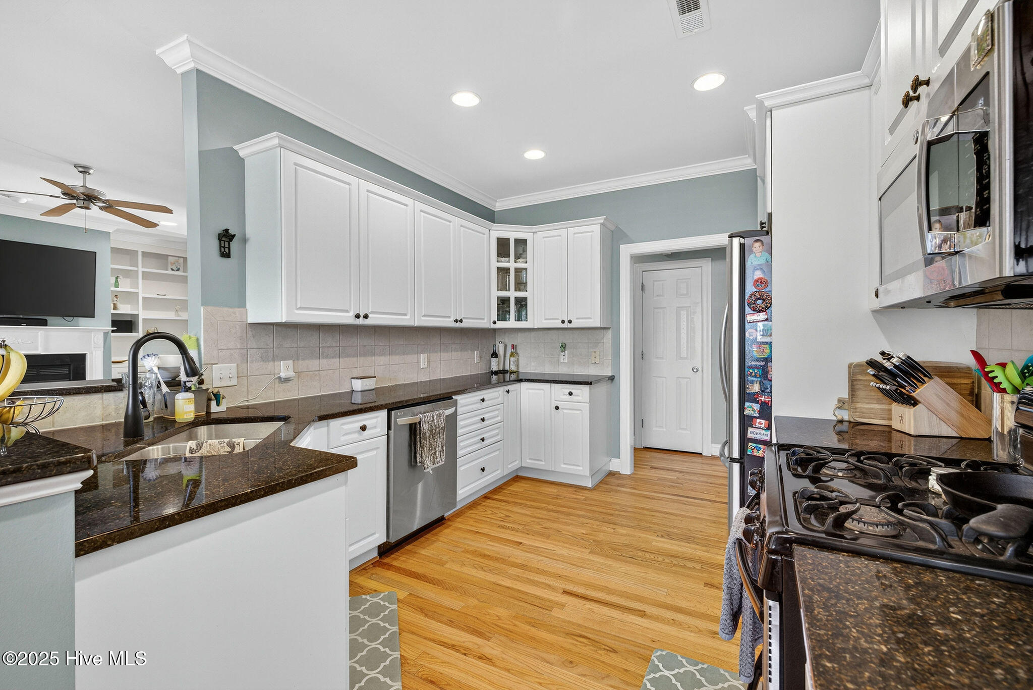 100540017 | Photo 36