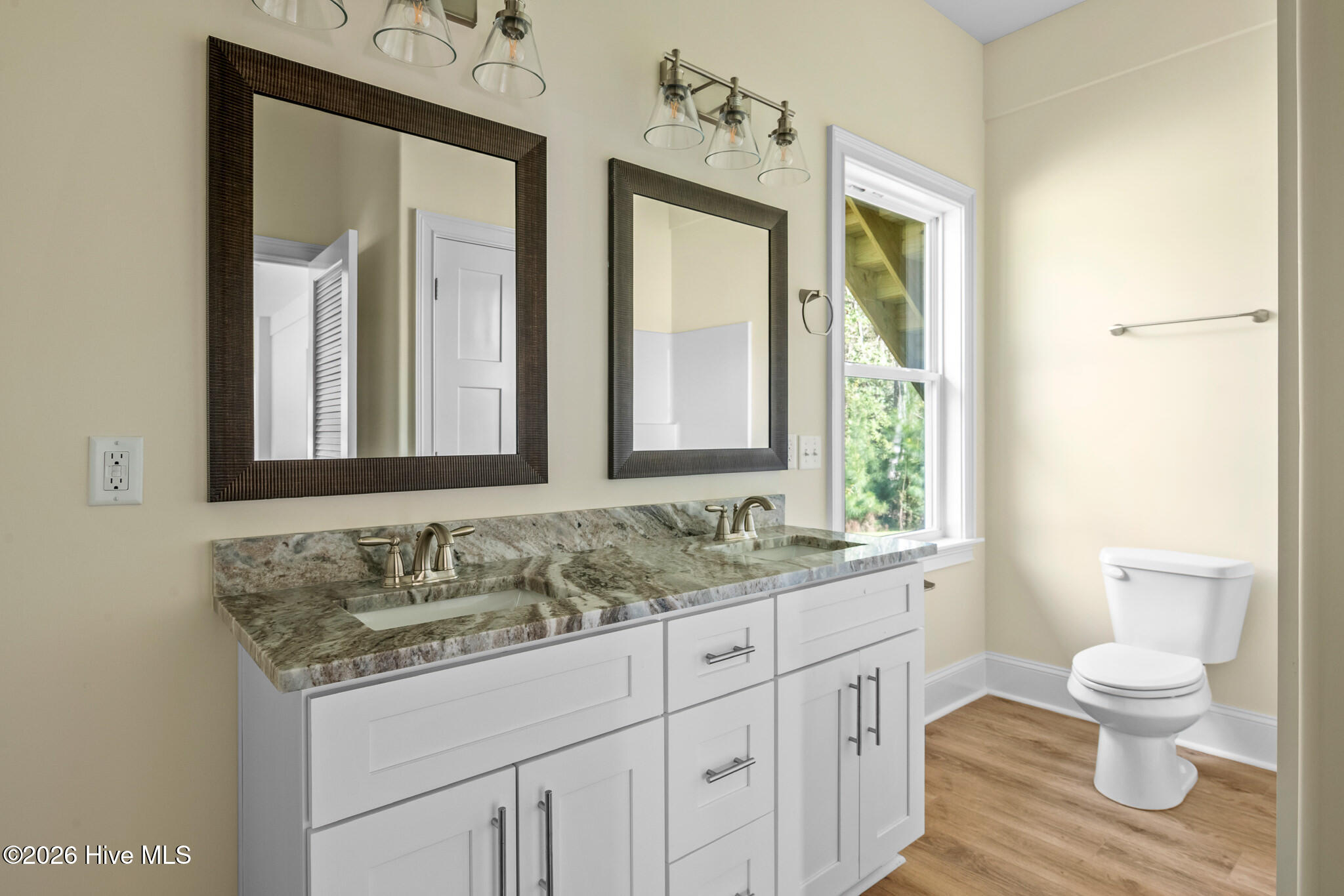 100517039 | Photo 48