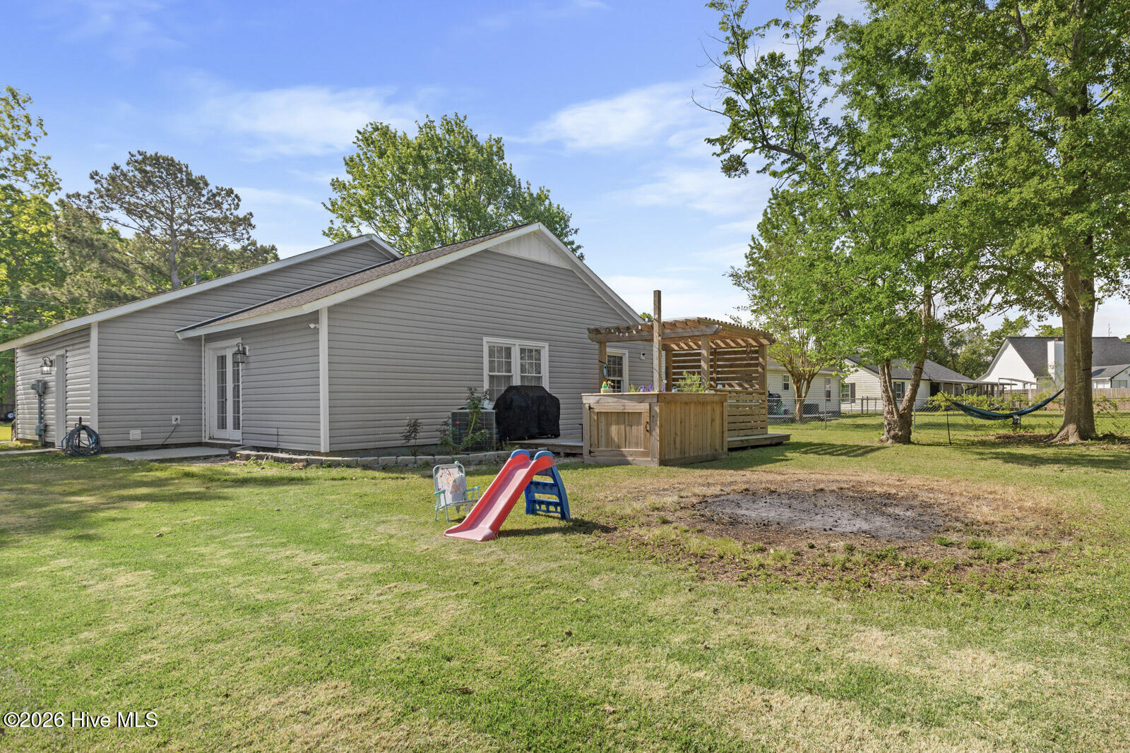 100569037 | Photo 28