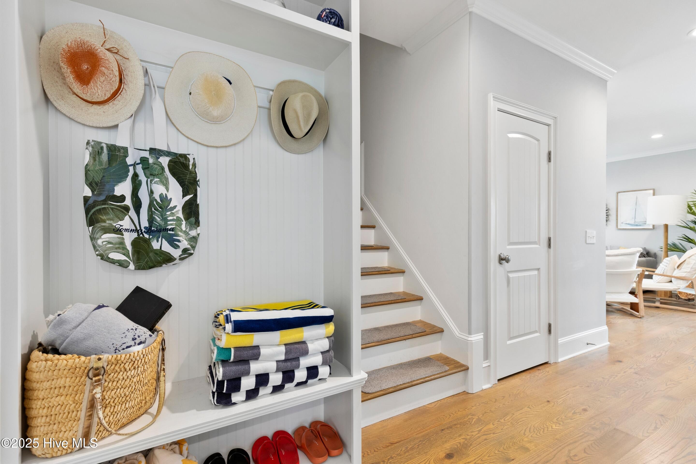 100532410 | Photo 47