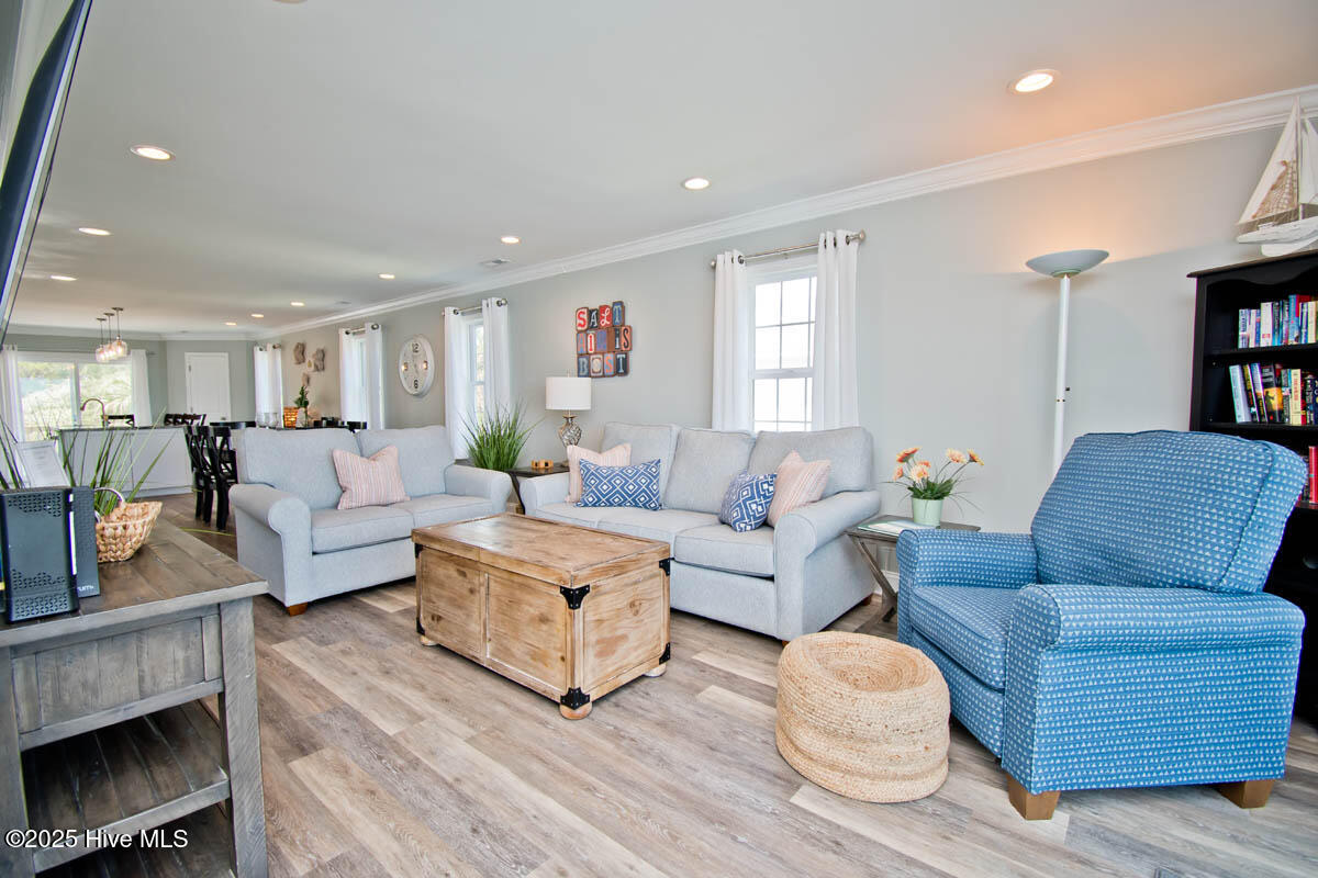 100528941 | Photo 24