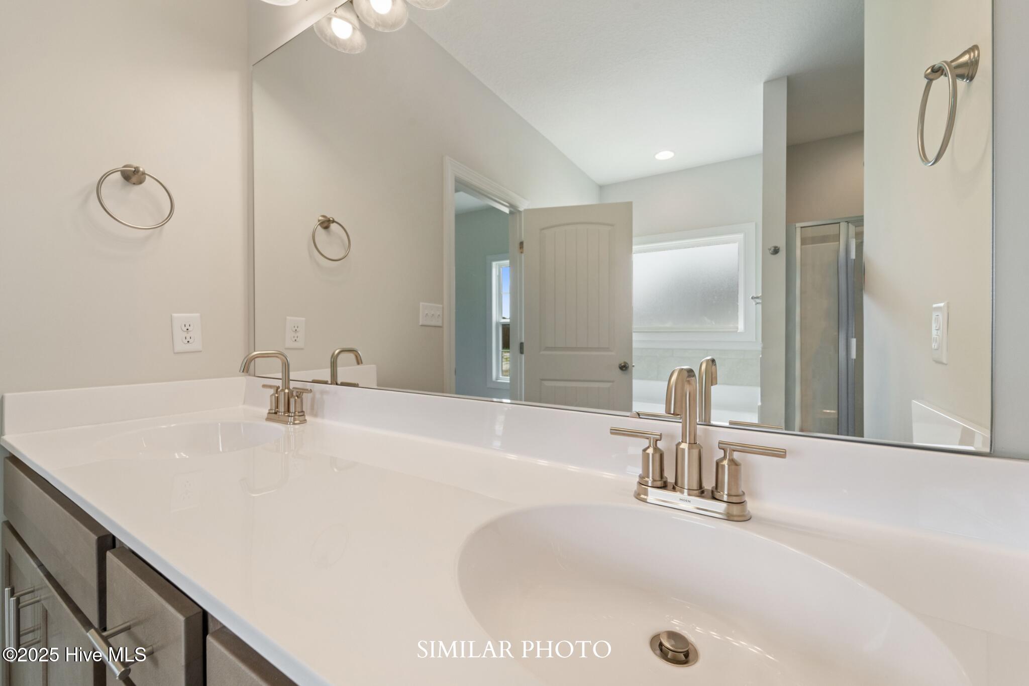 100545471 | Photo 23