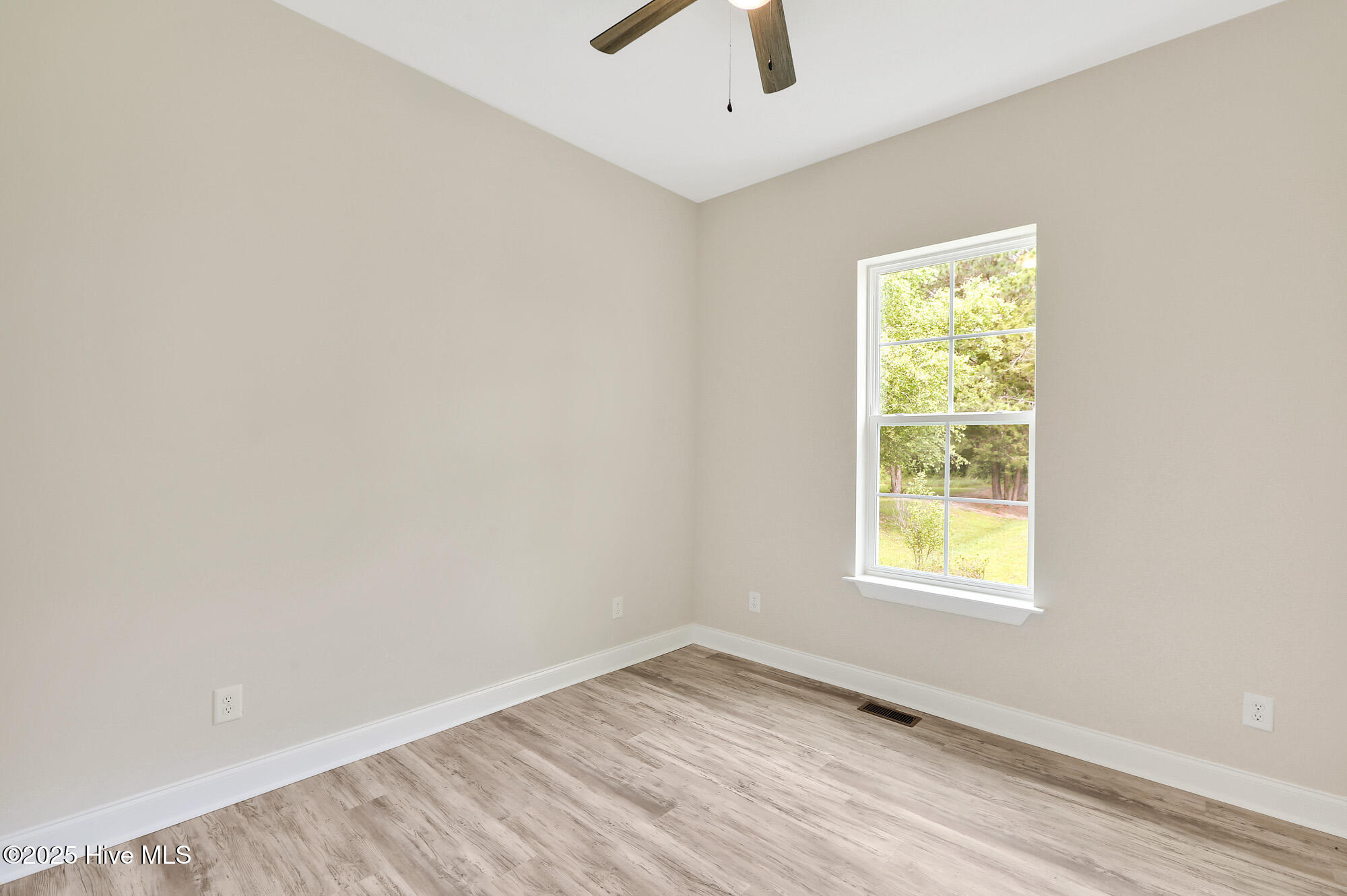 100482648 | Photo 24