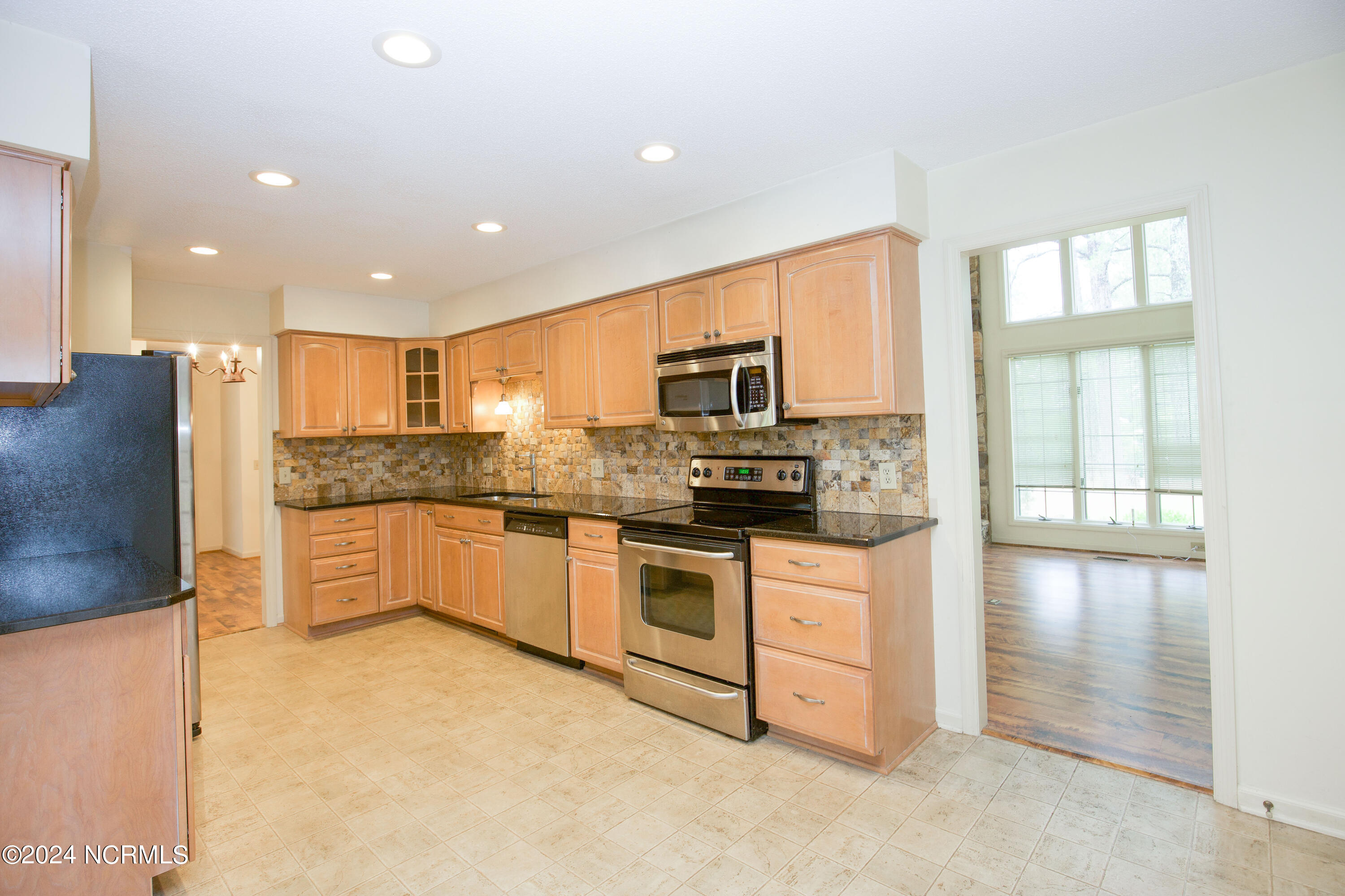 620 Diamondhead Dr S-12