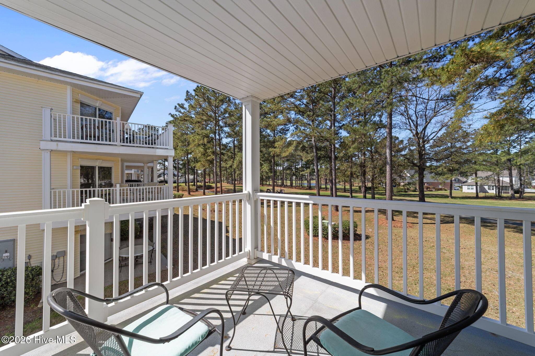 100561049 | Photo 22