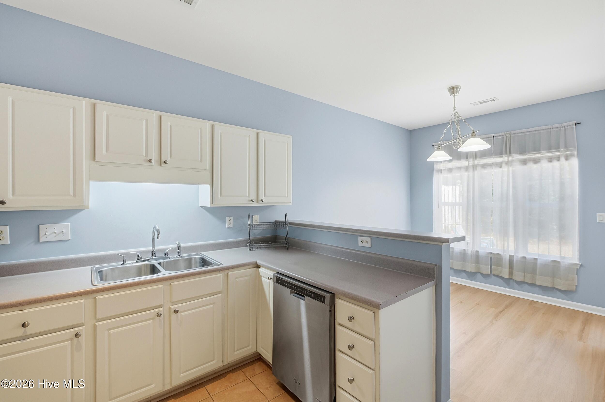 100555192 | Photo 13