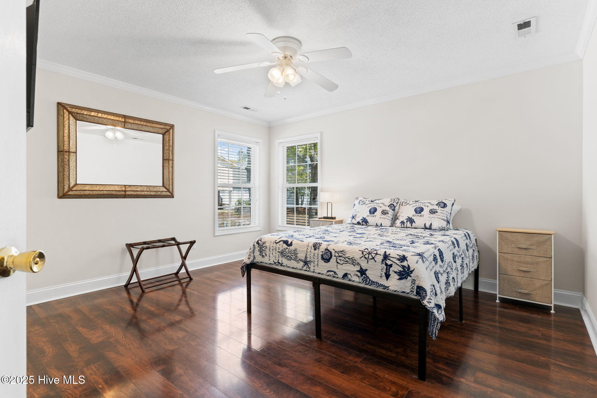 100558443 | Photo 19