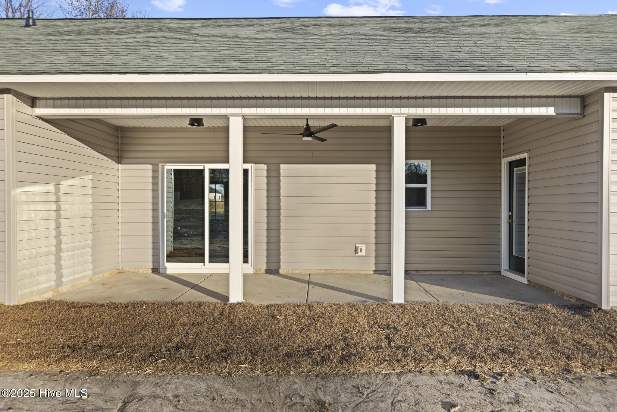 100551416 | Photo 35