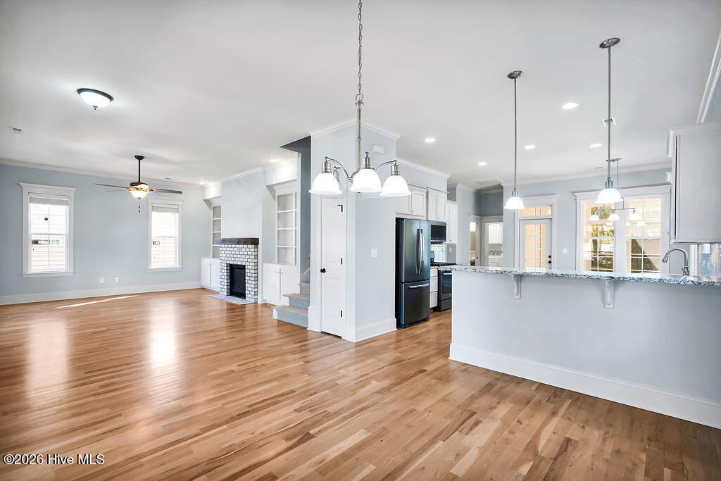 100566993 | Photo 15