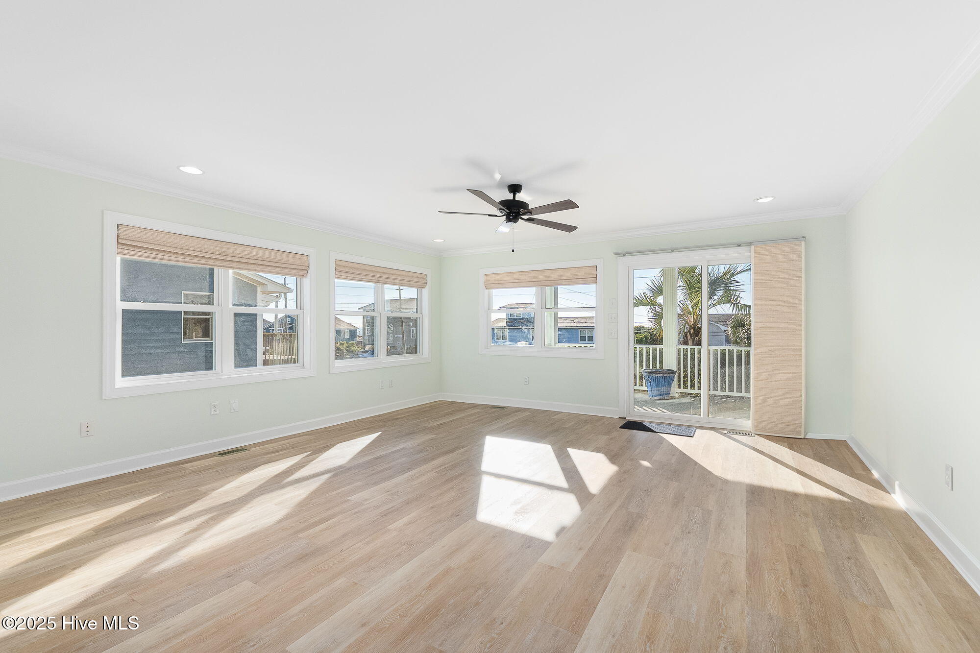 100544020 | Photo 24