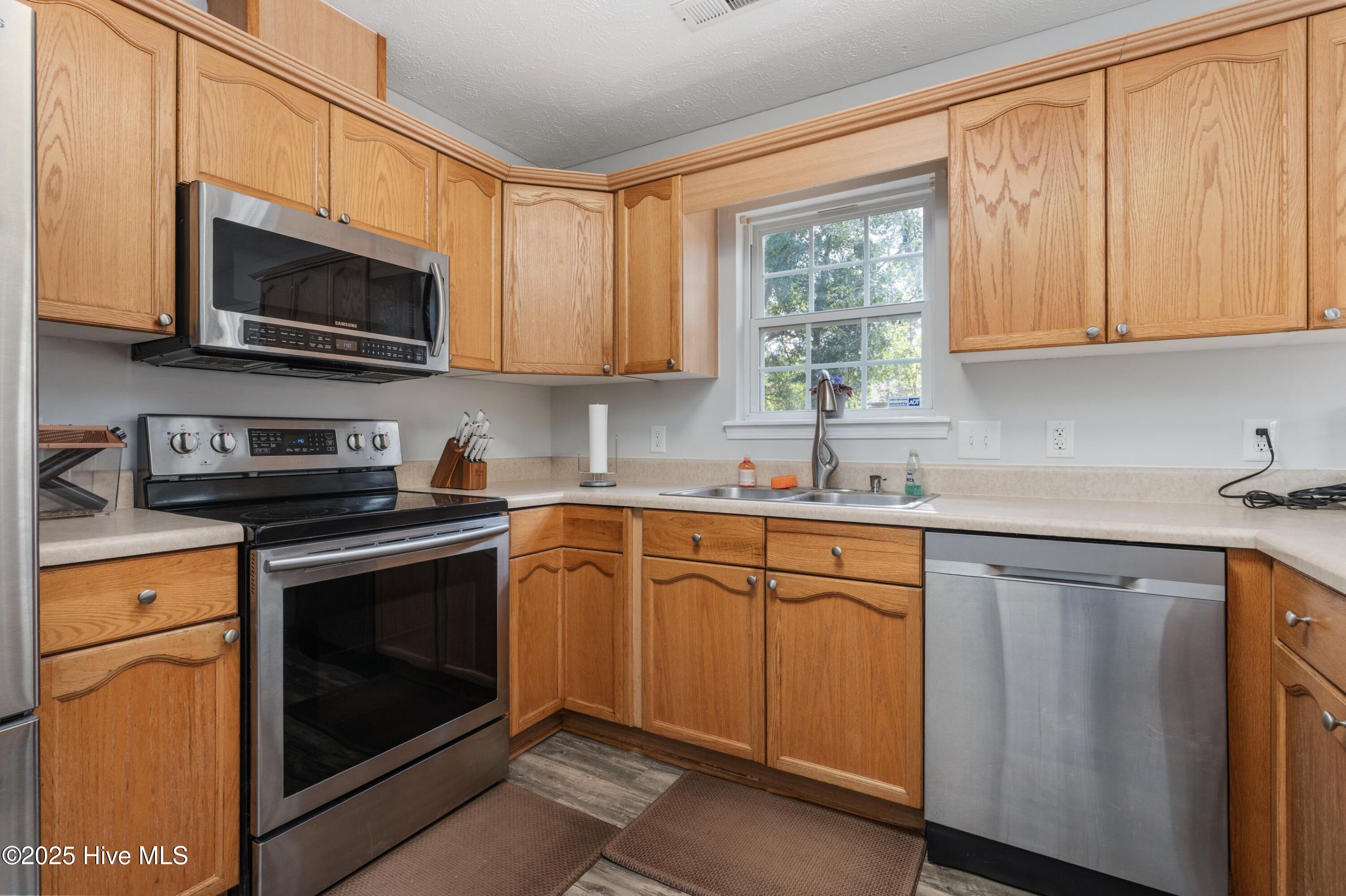 100542300 | Photo 13