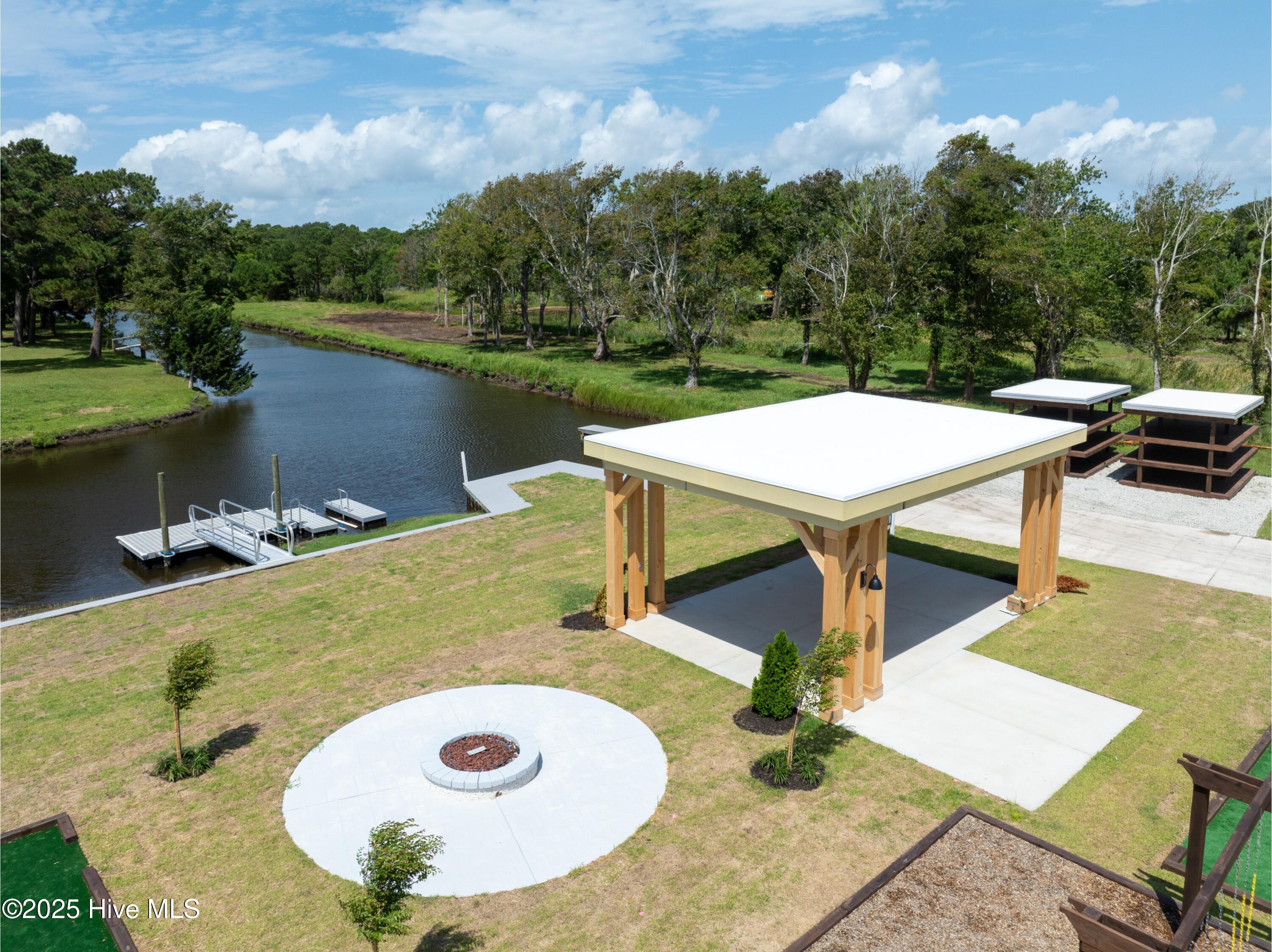 100525288 | Photo 74