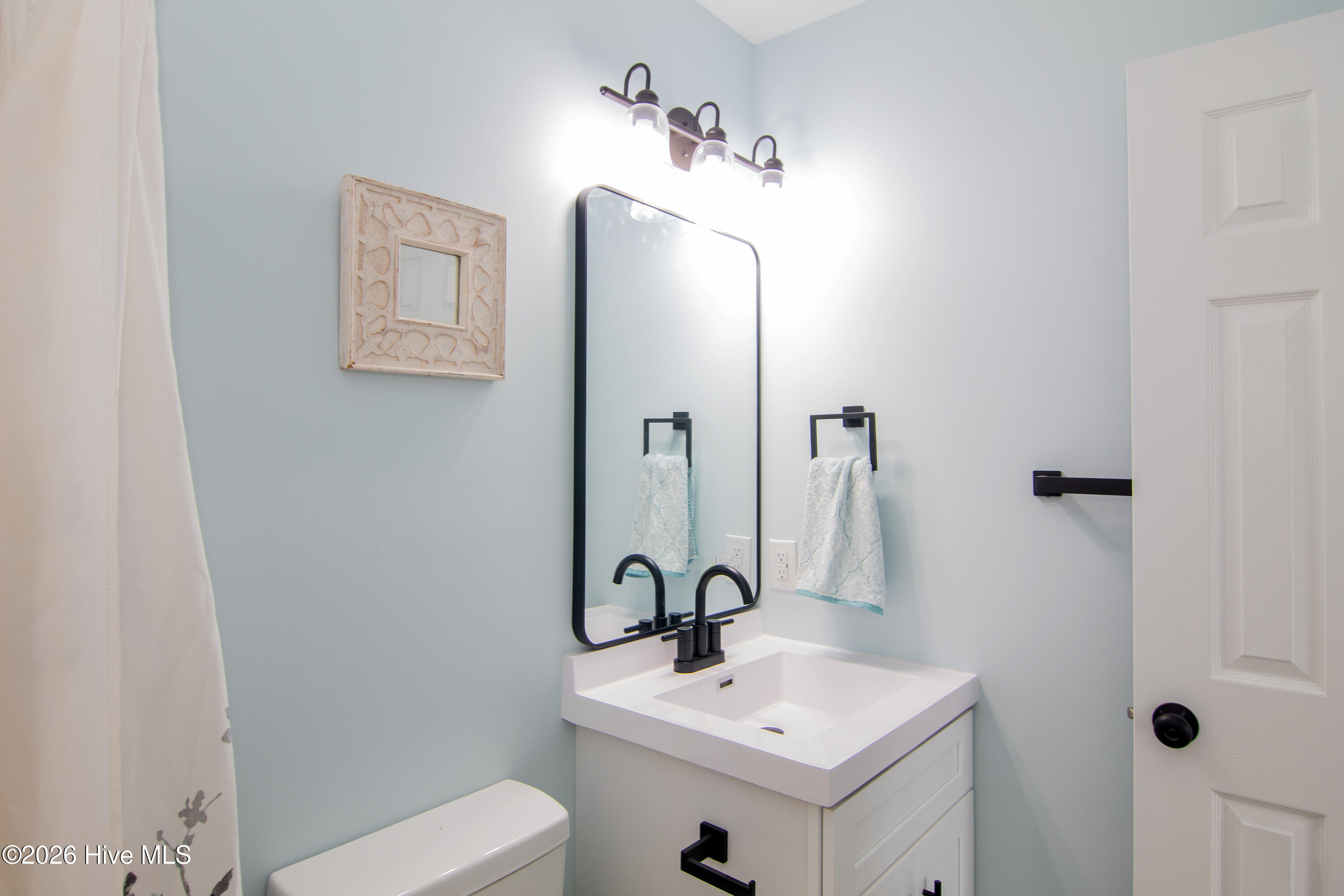 100557960 | Photo 17