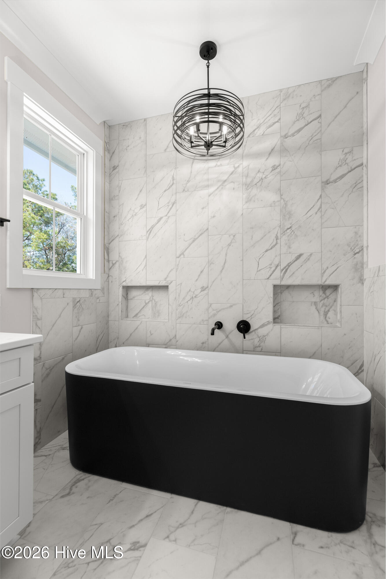 100555900 | Photo 40