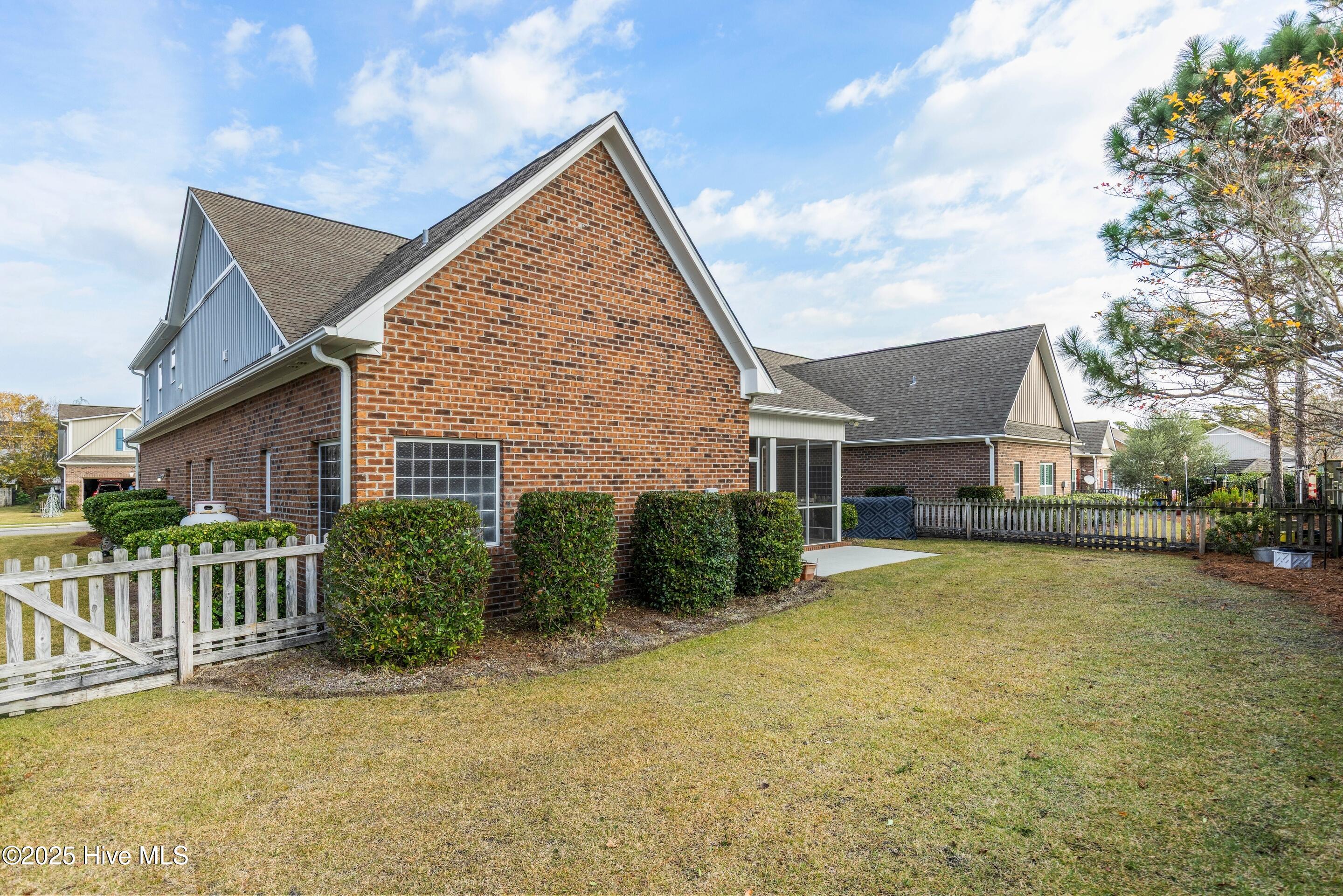 100542778 | Photo 47