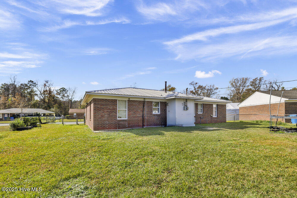 100543529 | Photo 16