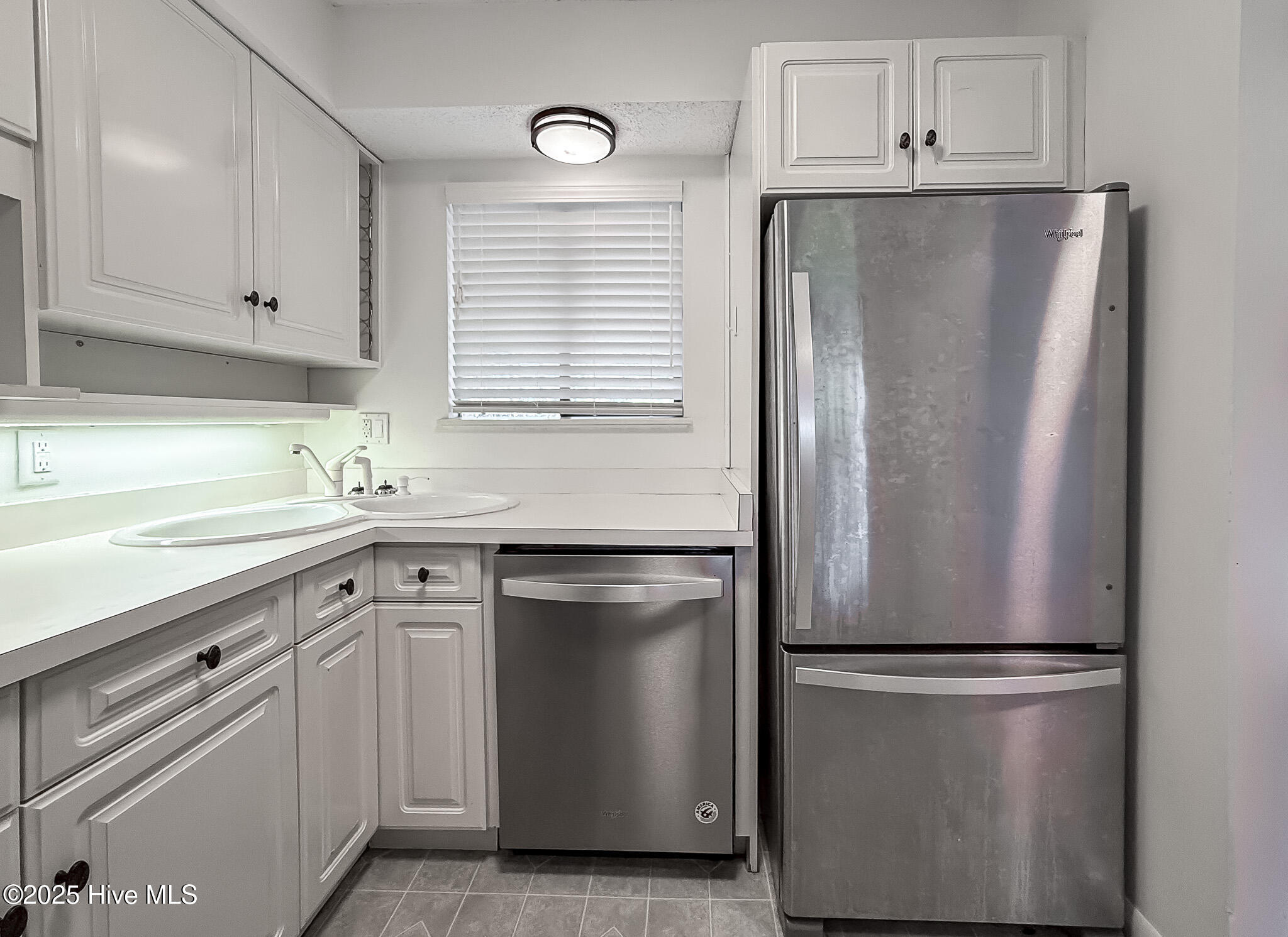 A8C222BC-00CD-412C-88B6-C7809B2C1782