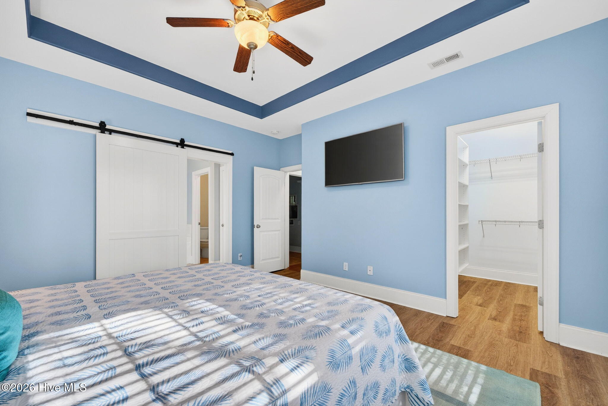 100558645 | Photo 11