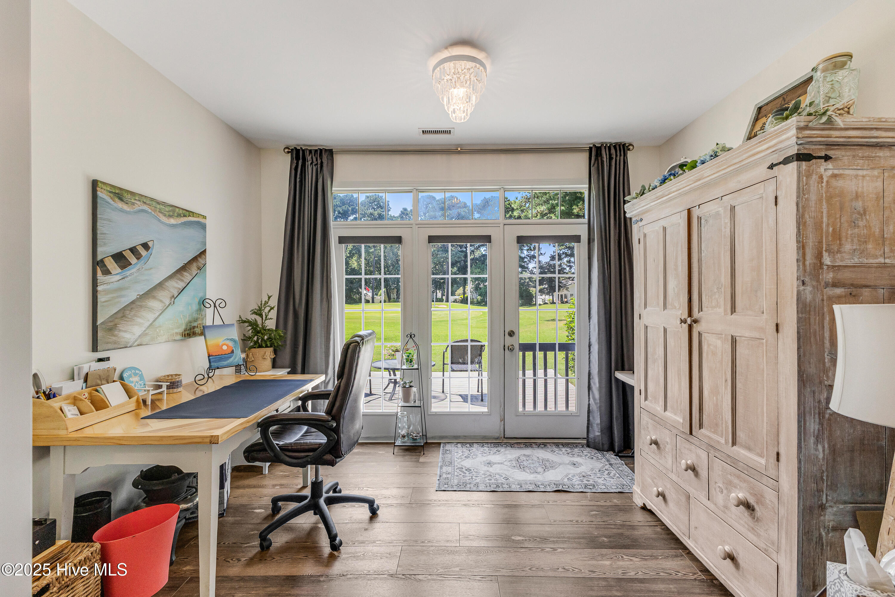 100525236 | Photo 11