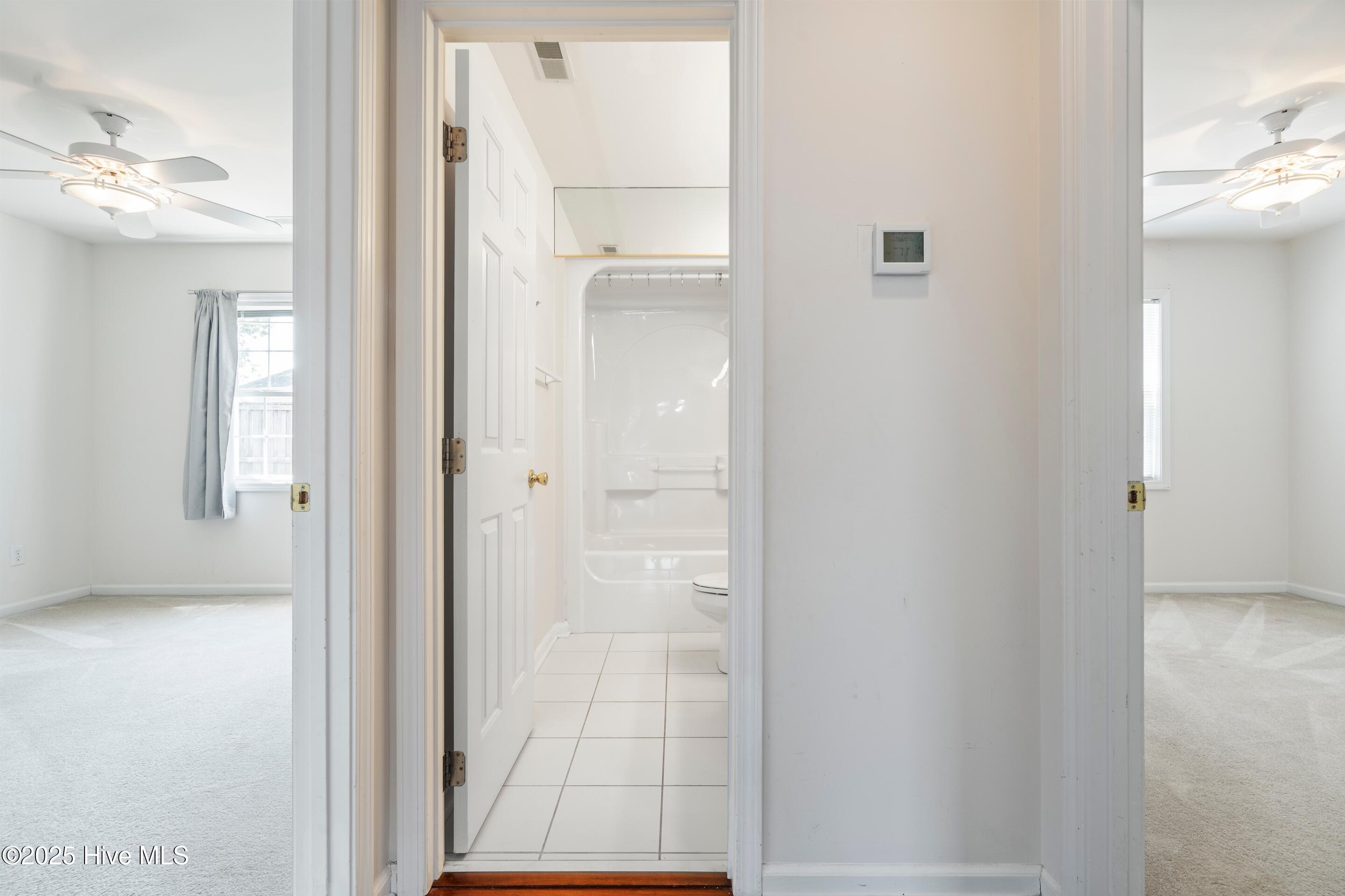 100511628 | Photo 35