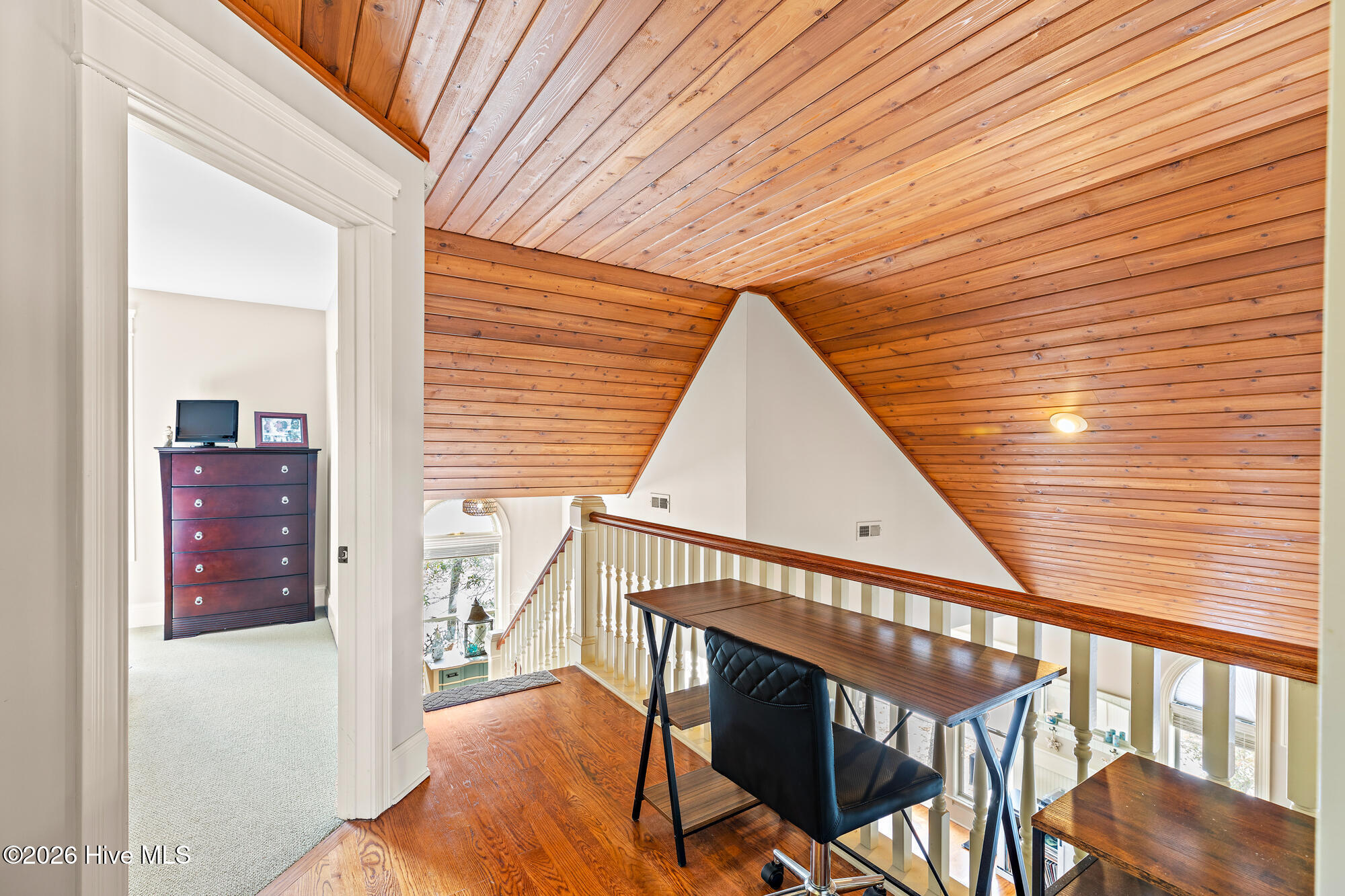 100554367 | Photo 30