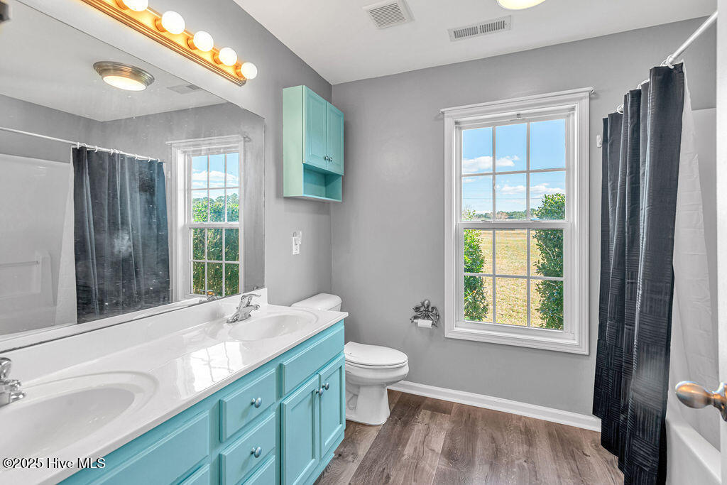 100546198 | Photo 18