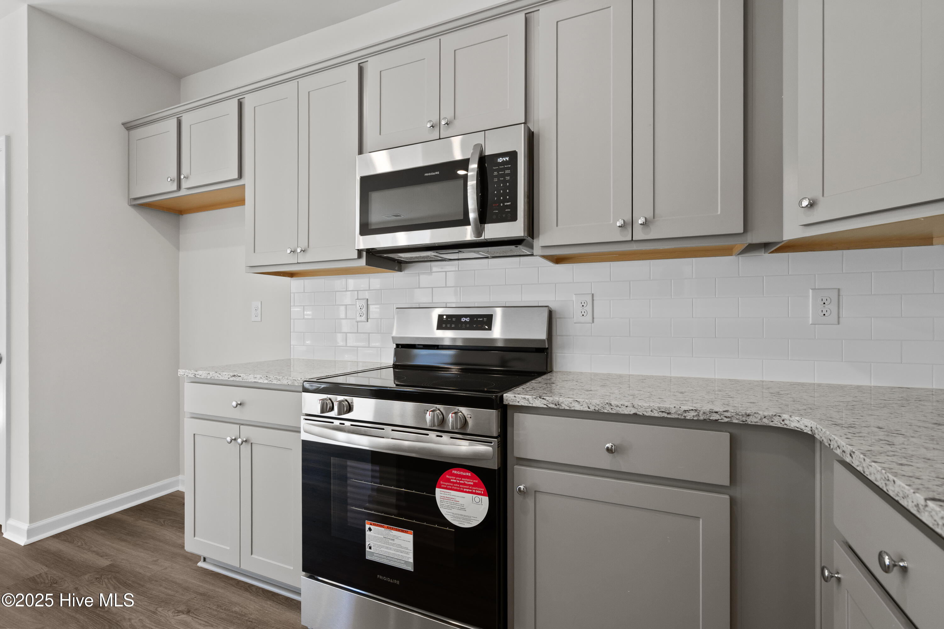 100536968 | Photo 17