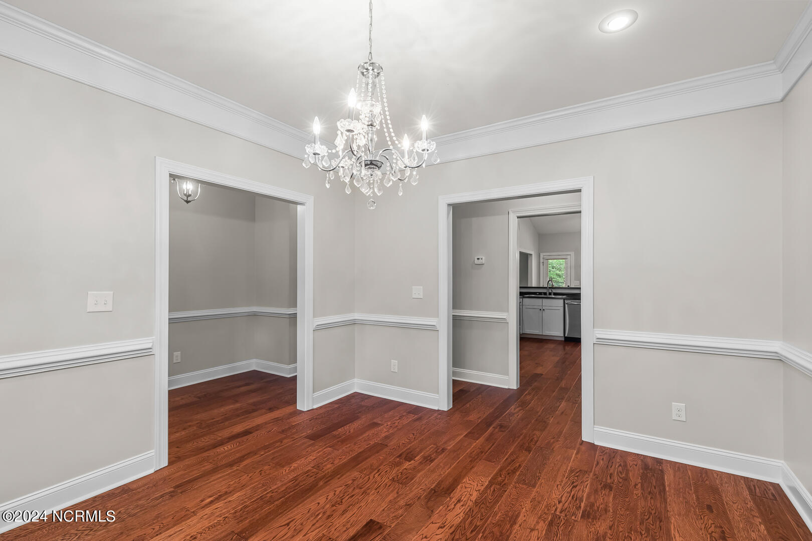 100543742 | Photo 13