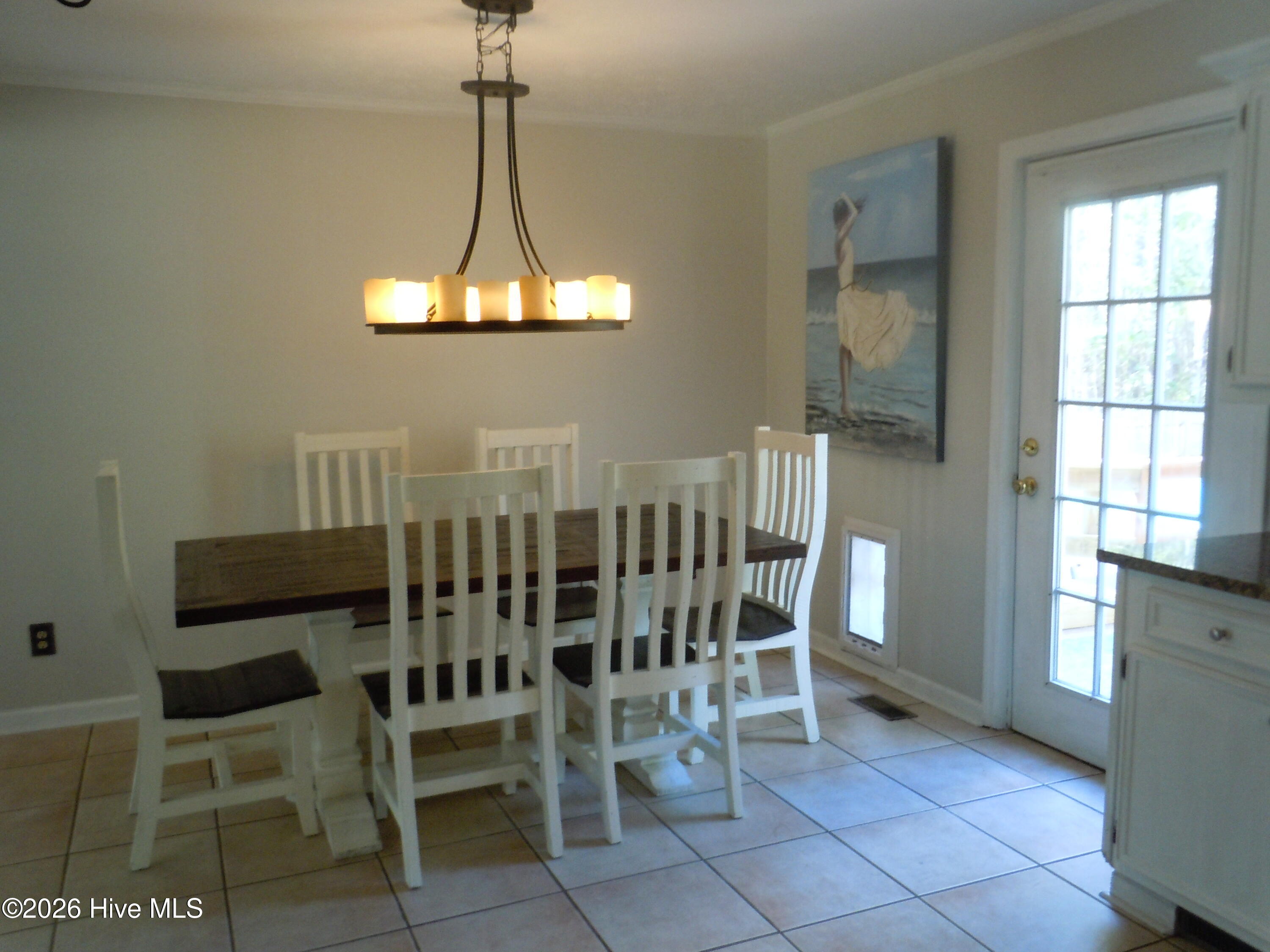 100565129 | Photo 15