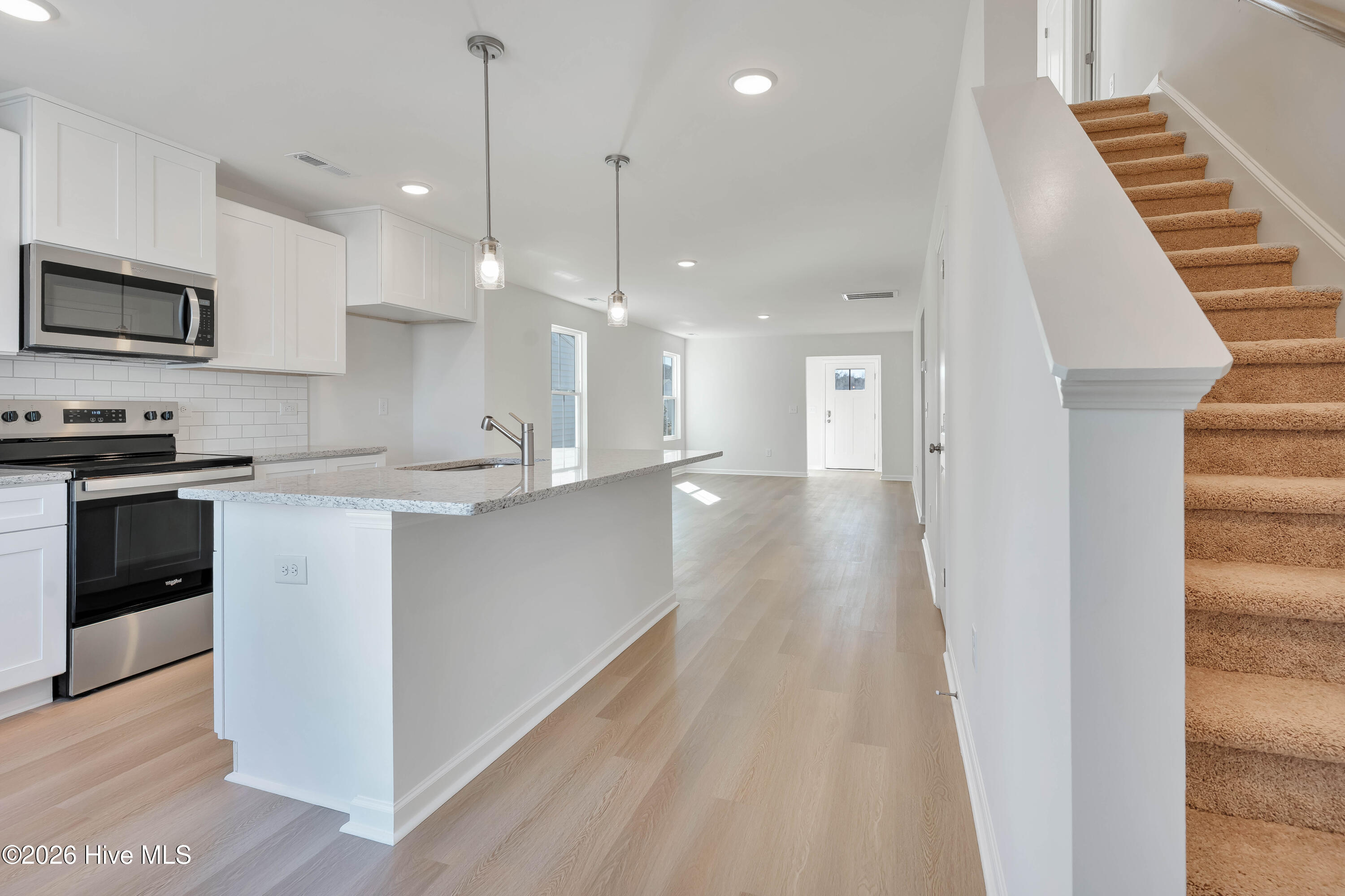 100553355 | Photo 11